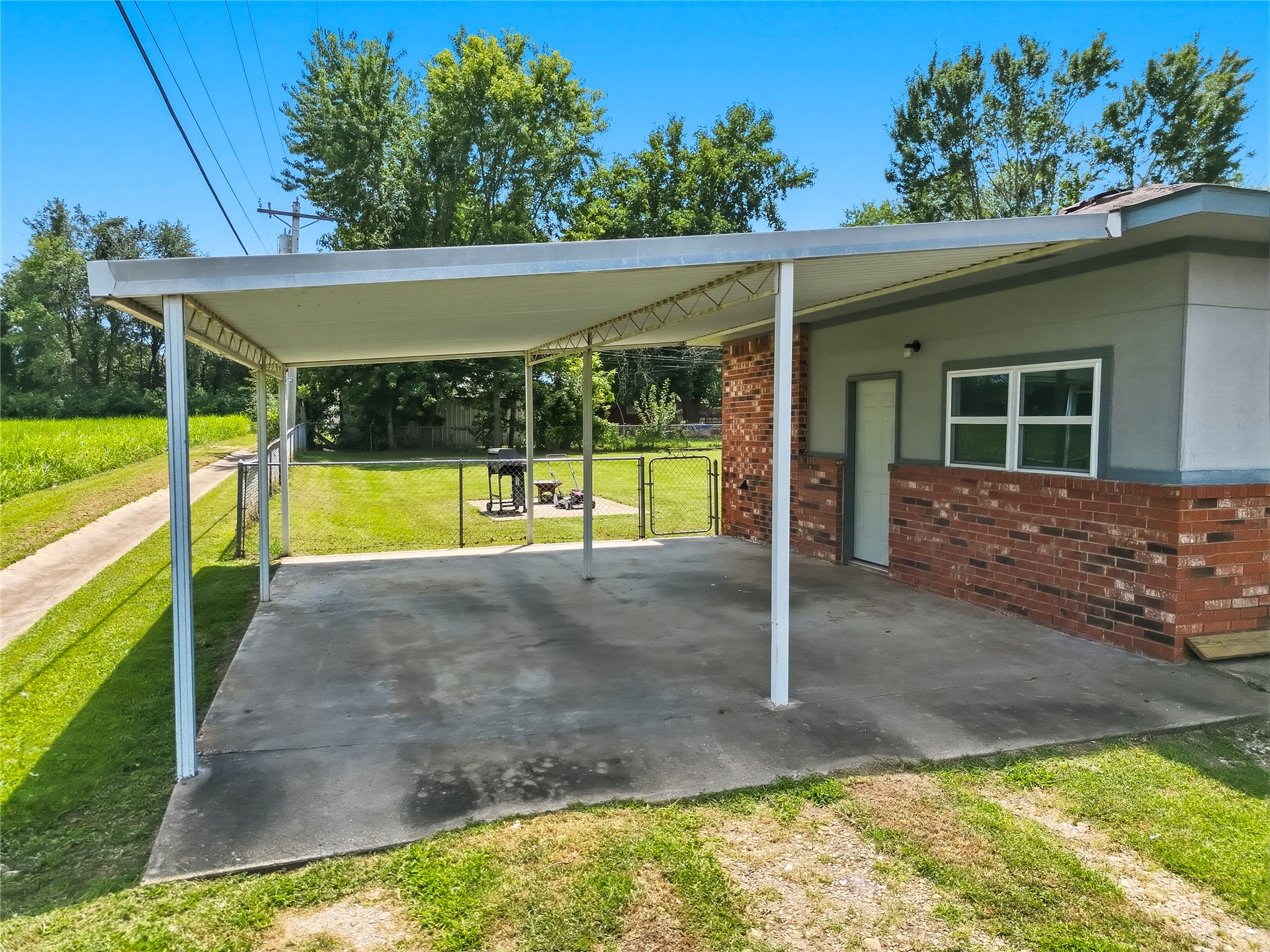 720 W Walnut Street Stilwell OK 74960