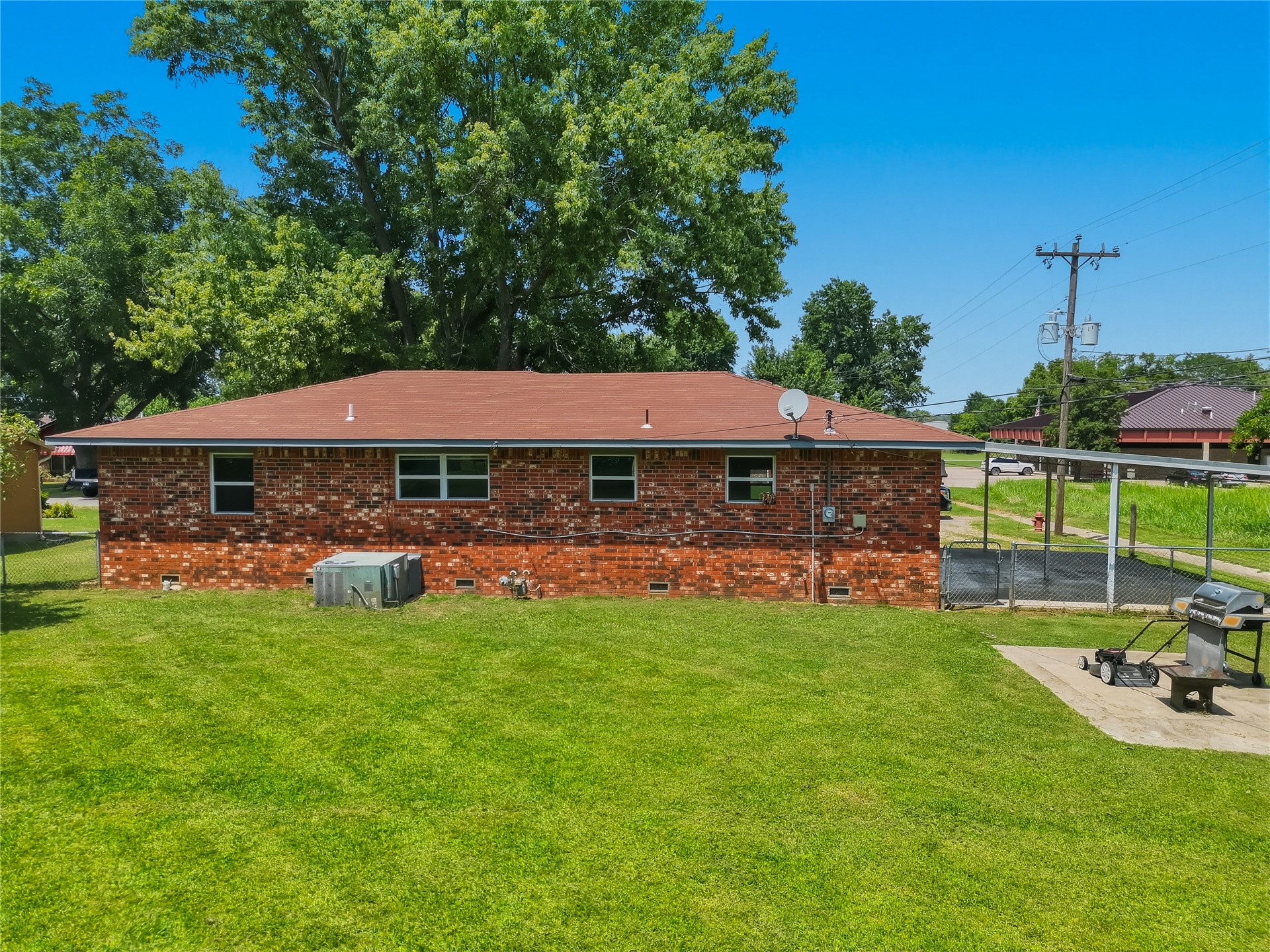 720 W Walnut Street Stilwell OK 74960