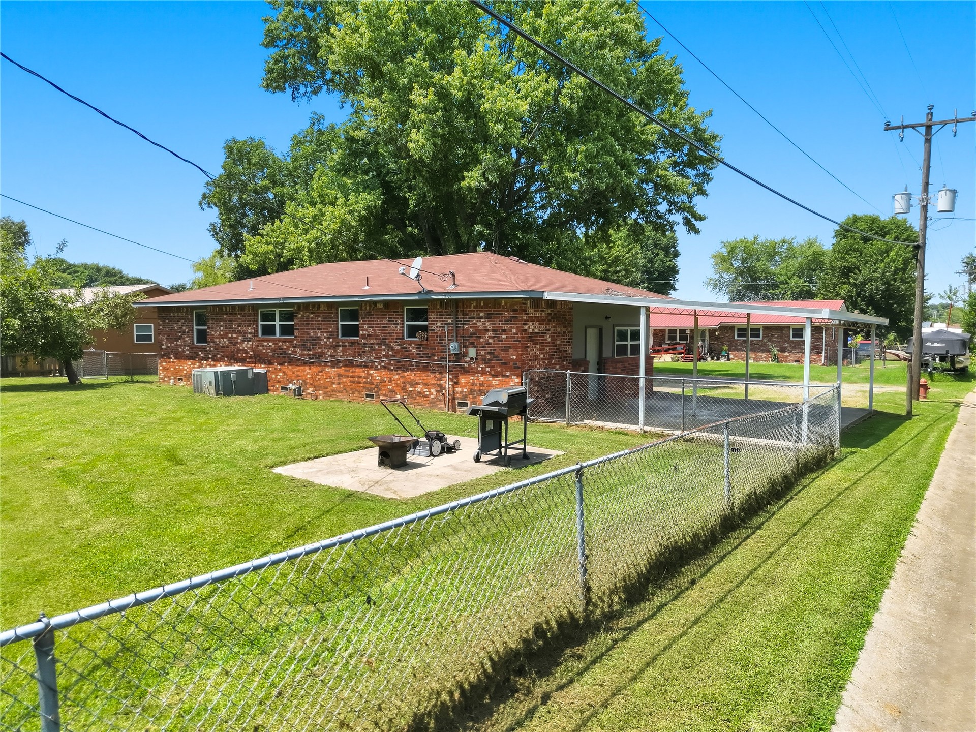 720 W Walnut Street Stilwell OK 74960
