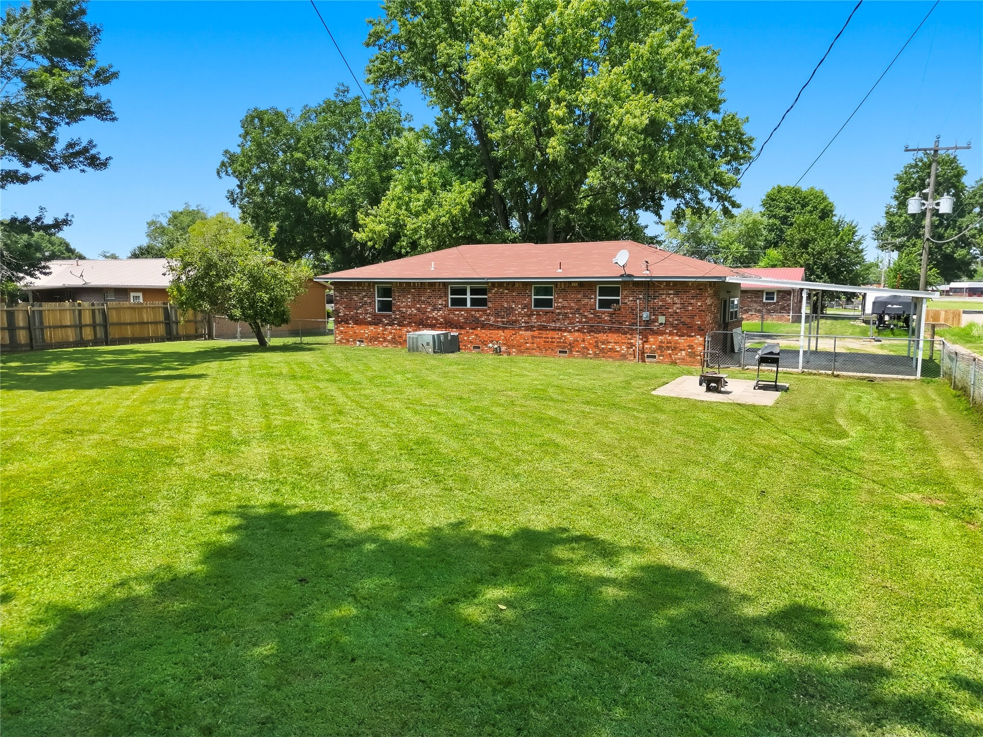 720 W Walnut Street Stilwell OK 74960