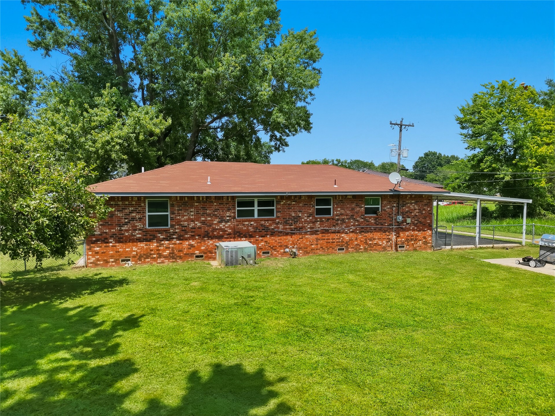 720 W Walnut Street Stilwell OK 74960