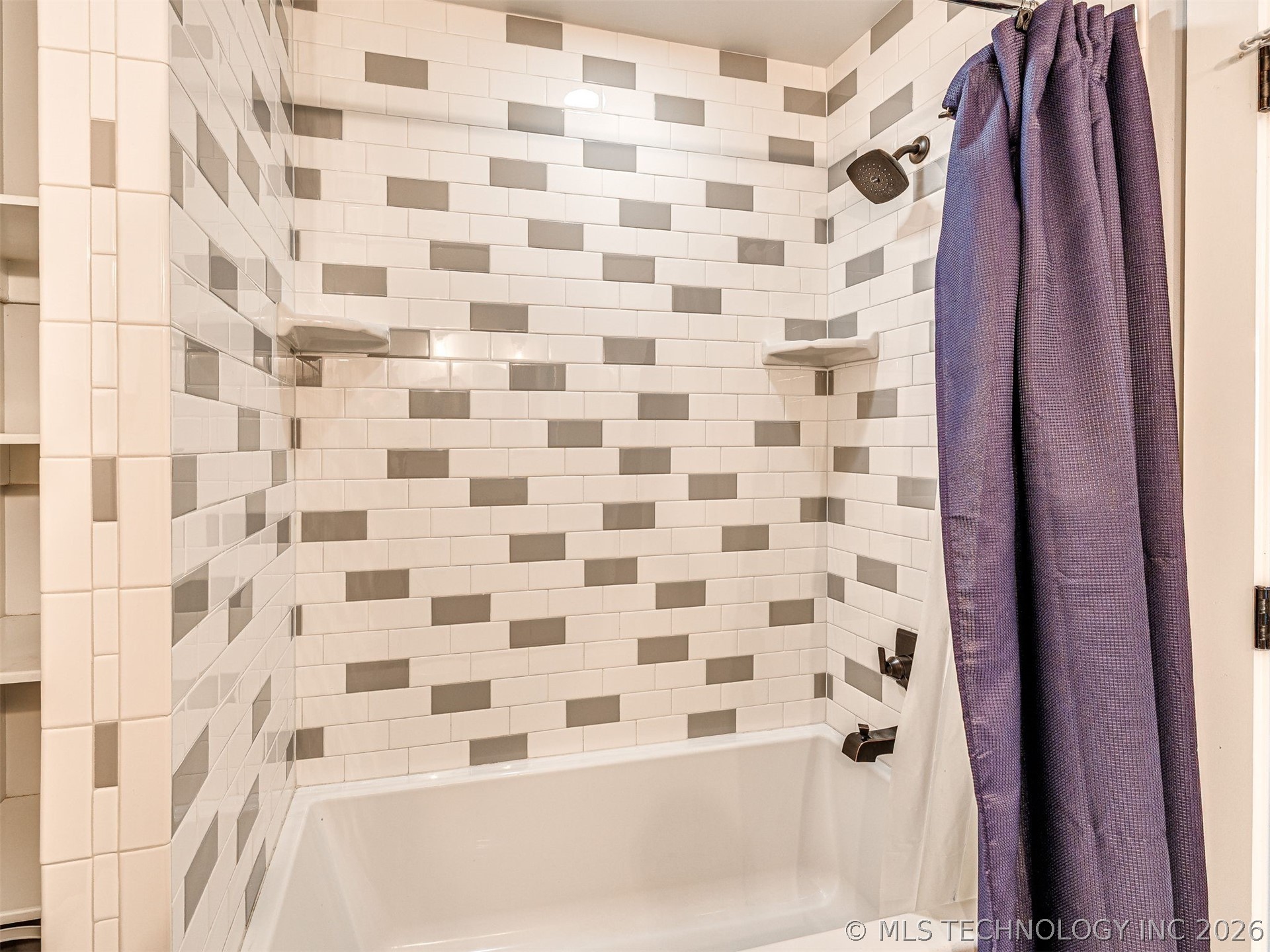 76 Lower Green Way Carlton Landing OK 74432