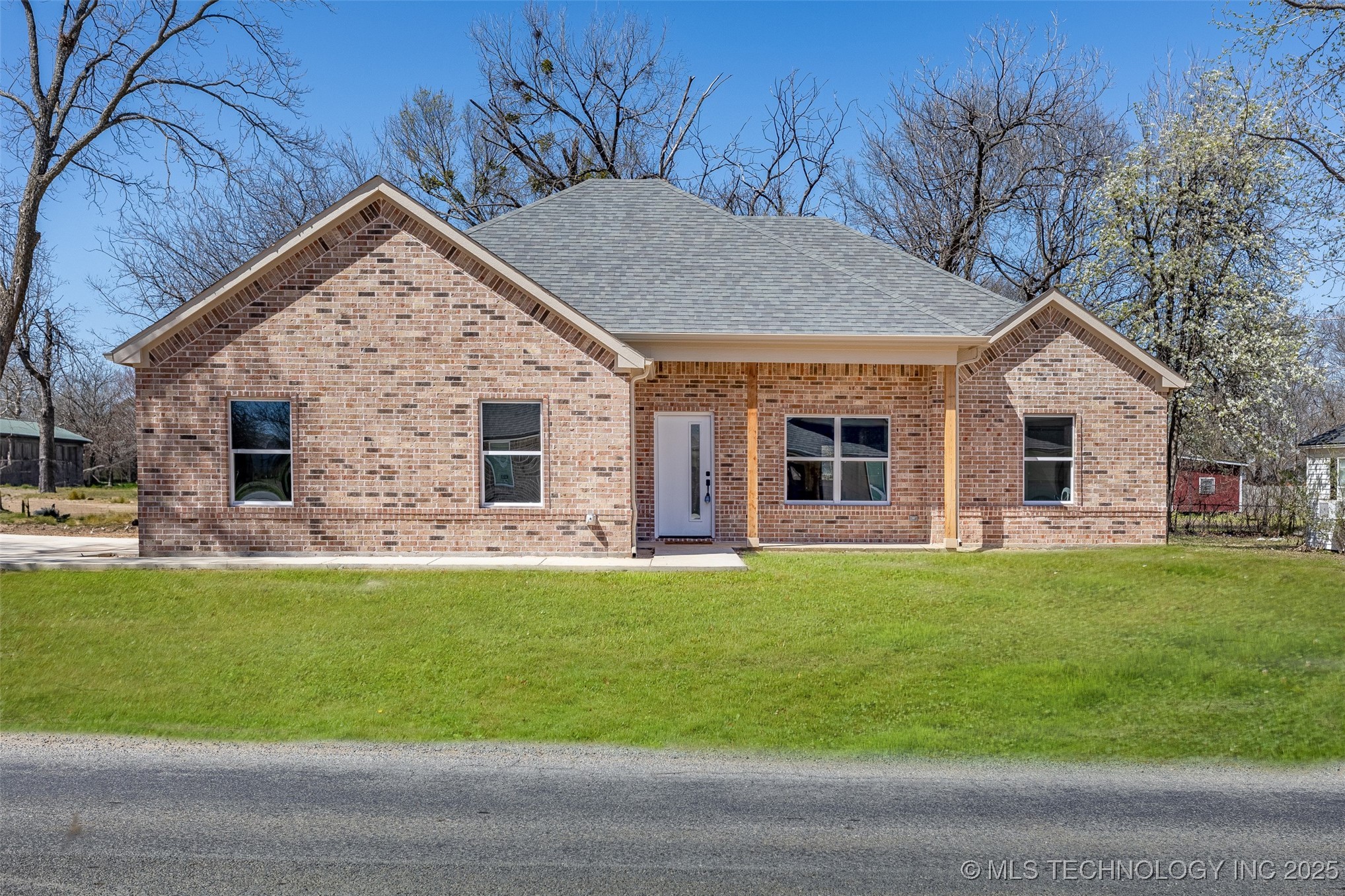 401 N 3rd Street Calera OK 74730