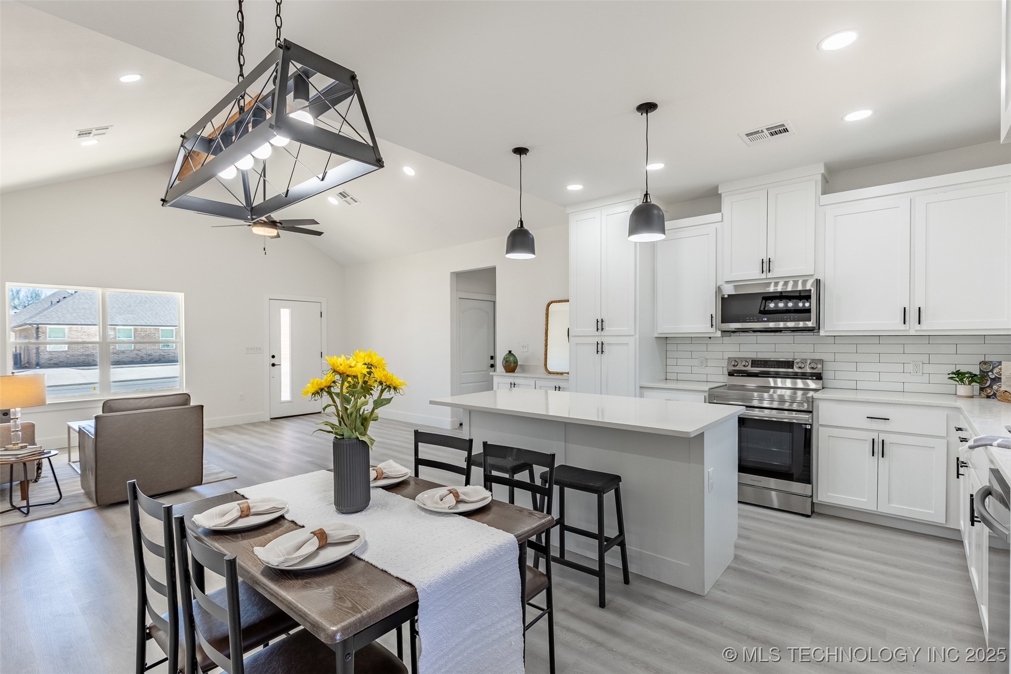 401 N 3rd Street Calera OK 74730