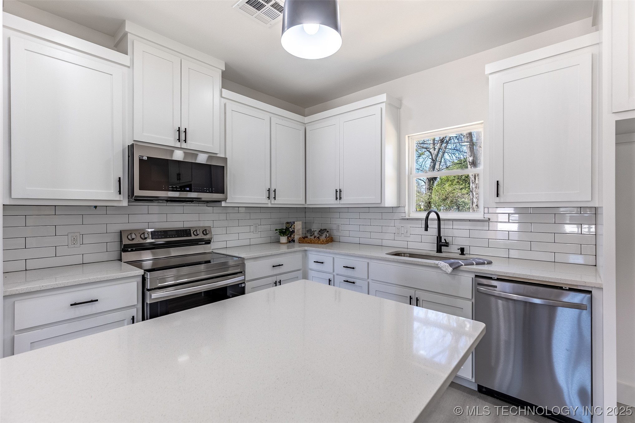 401 N 3rd Street Calera OK 74730