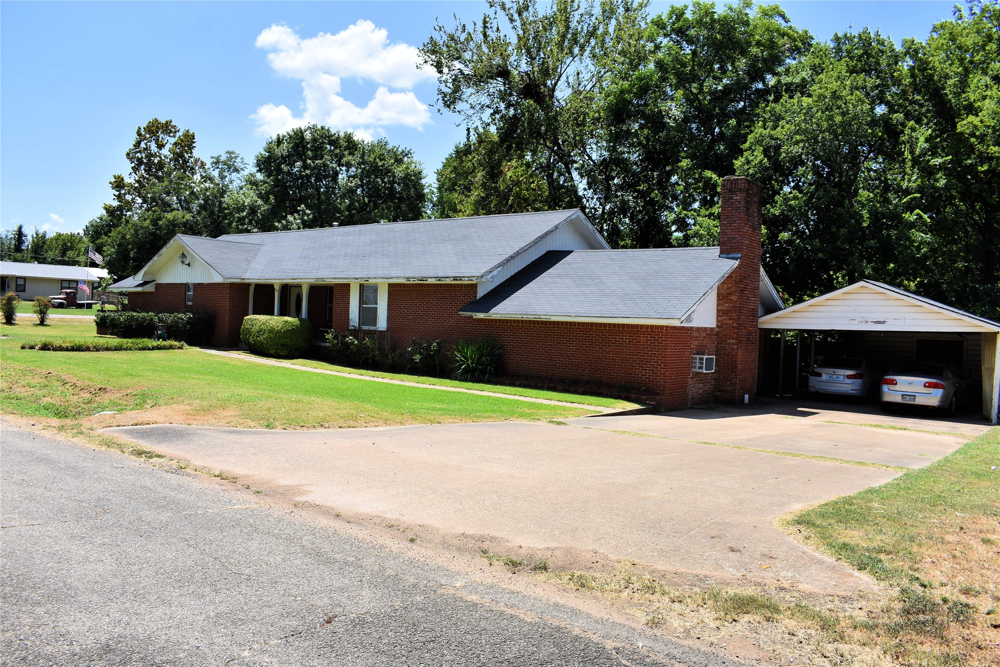 1110 S 4 Street Hugo OK 74743
