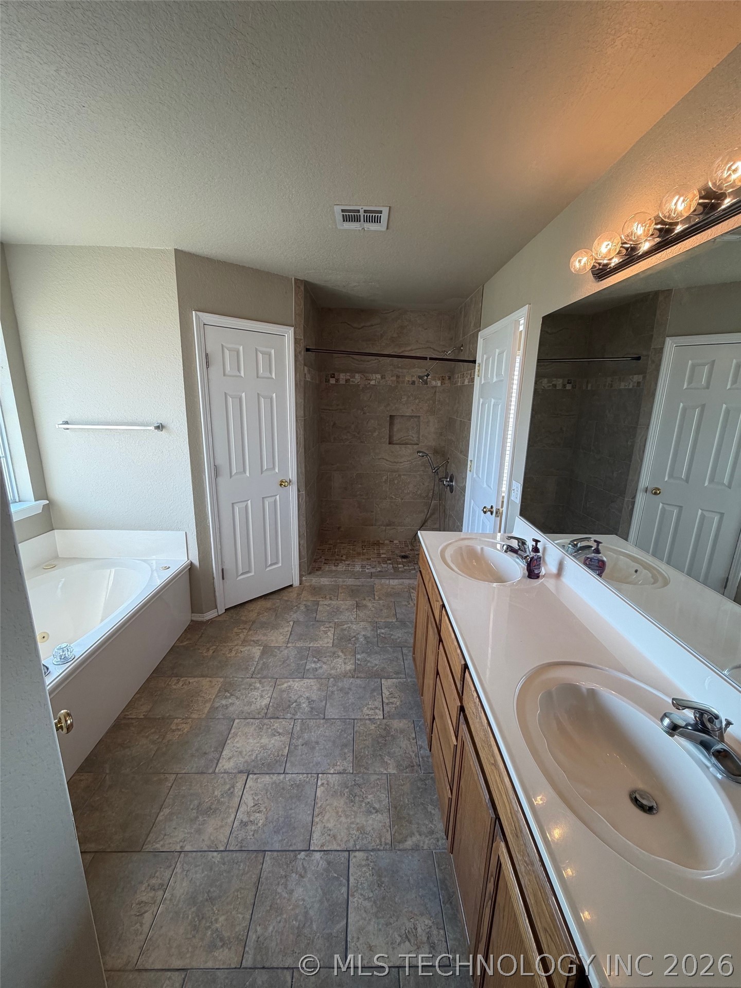8313 E Lansing Avenue Broken Arrow OK 74014