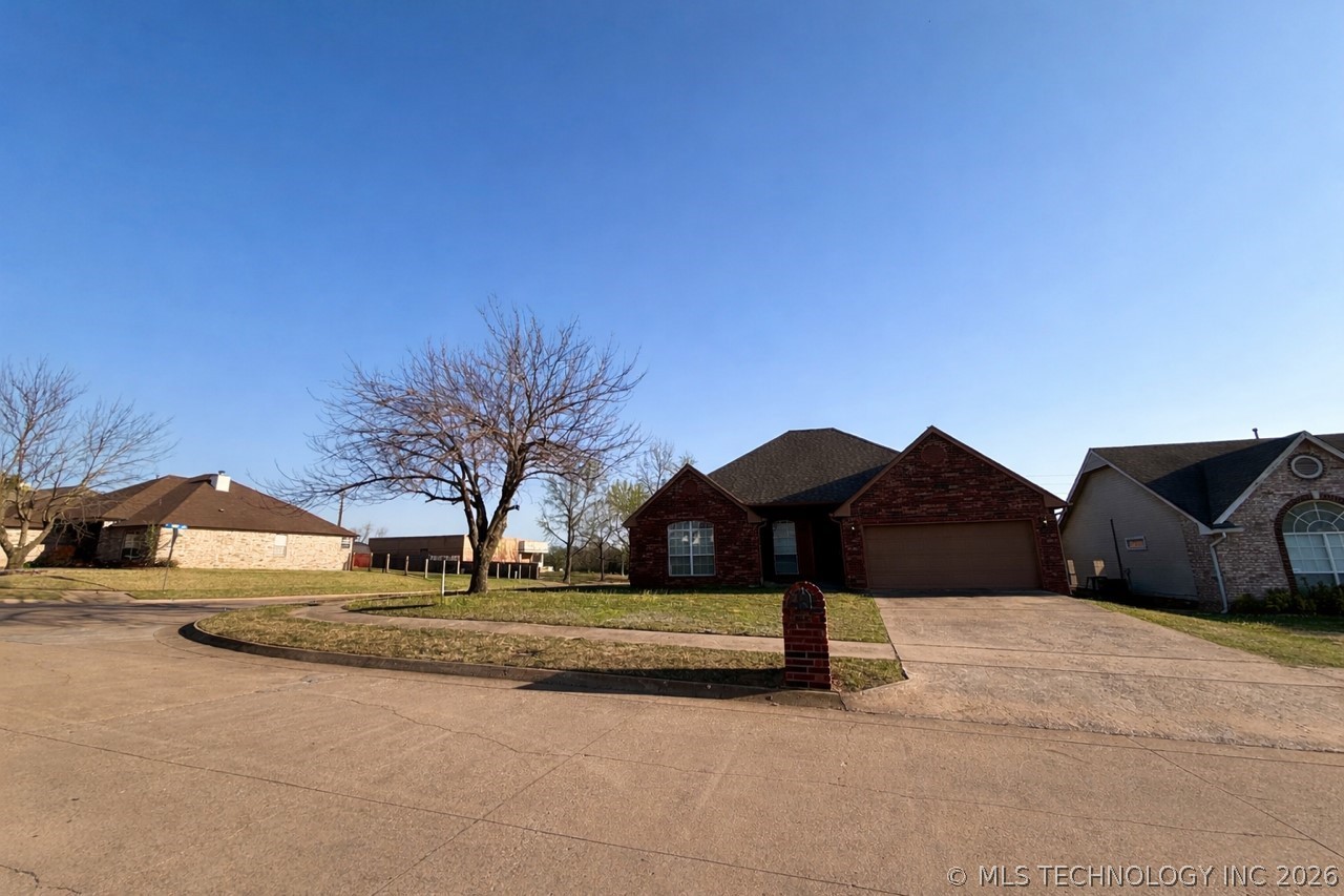 8313 E Lansing Avenue Broken Arrow OK 74014