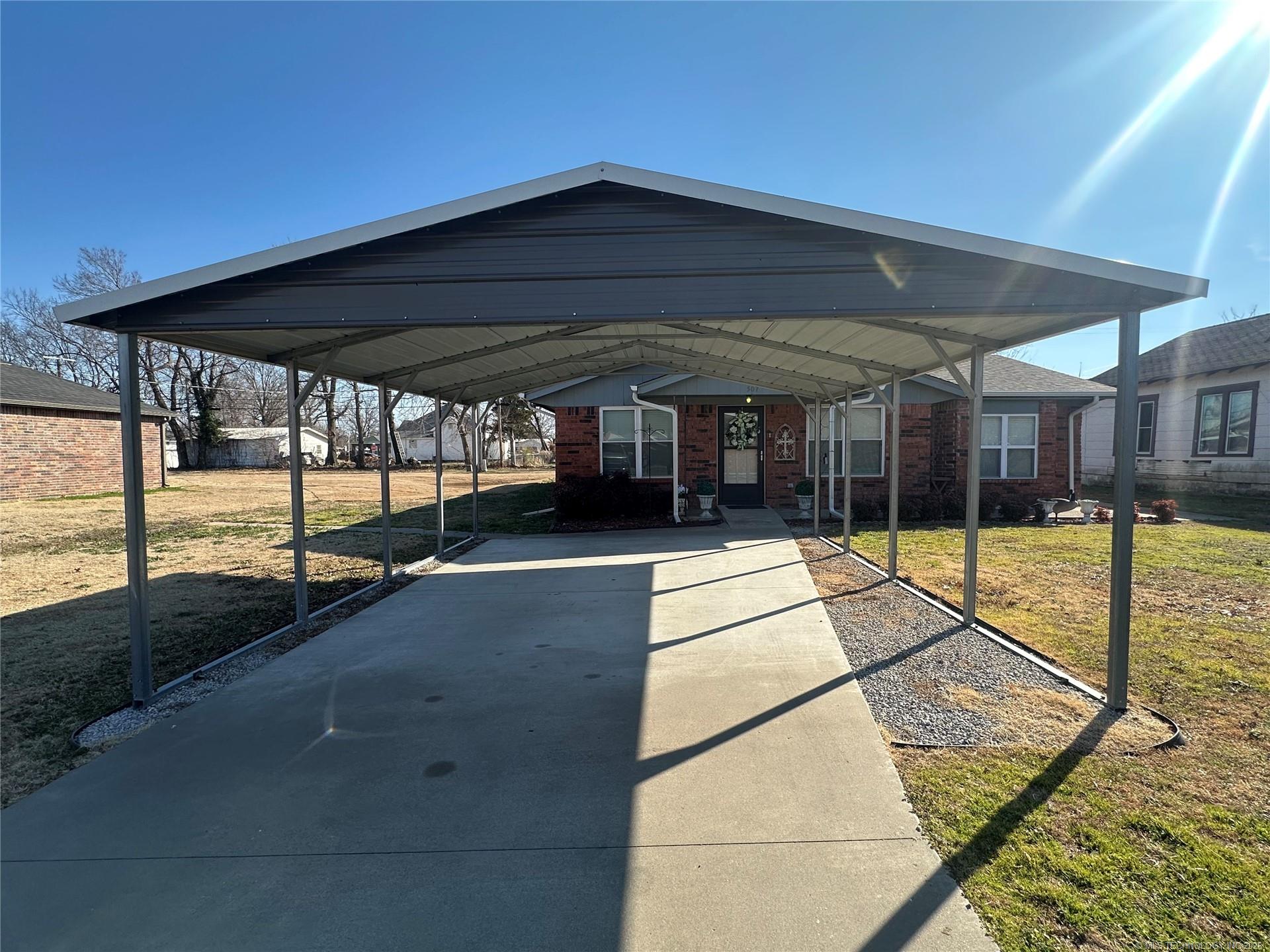 507 S 2nd Street Morris OK 74445