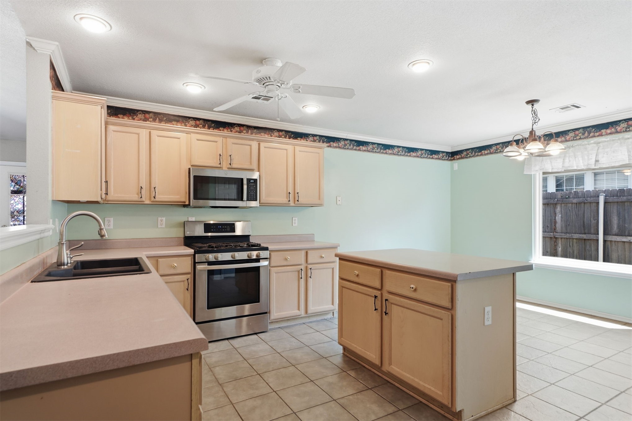3125 N 2nd Street Broken Arrow OK 74012