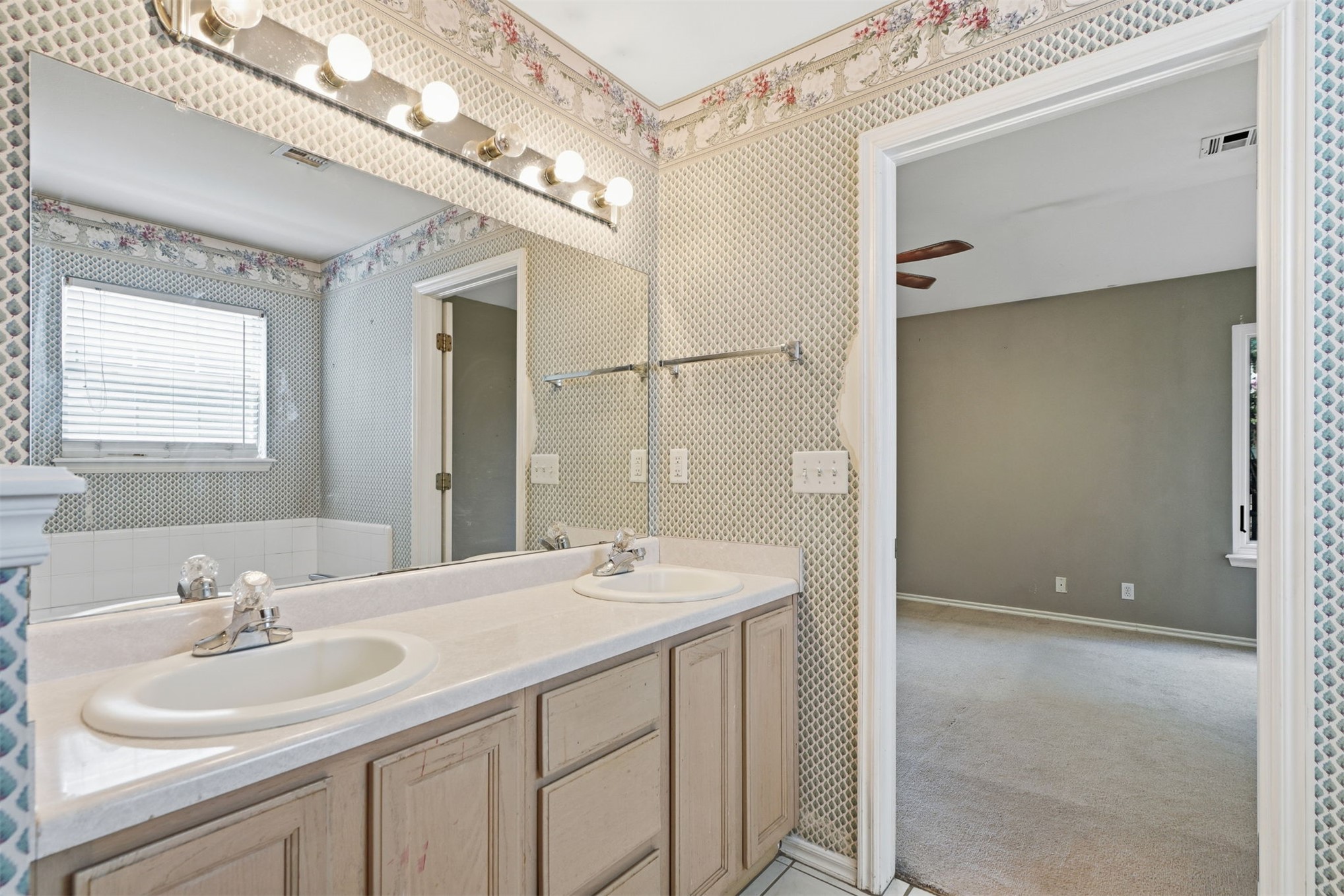 3125 N 2nd Street Broken Arrow OK 74012