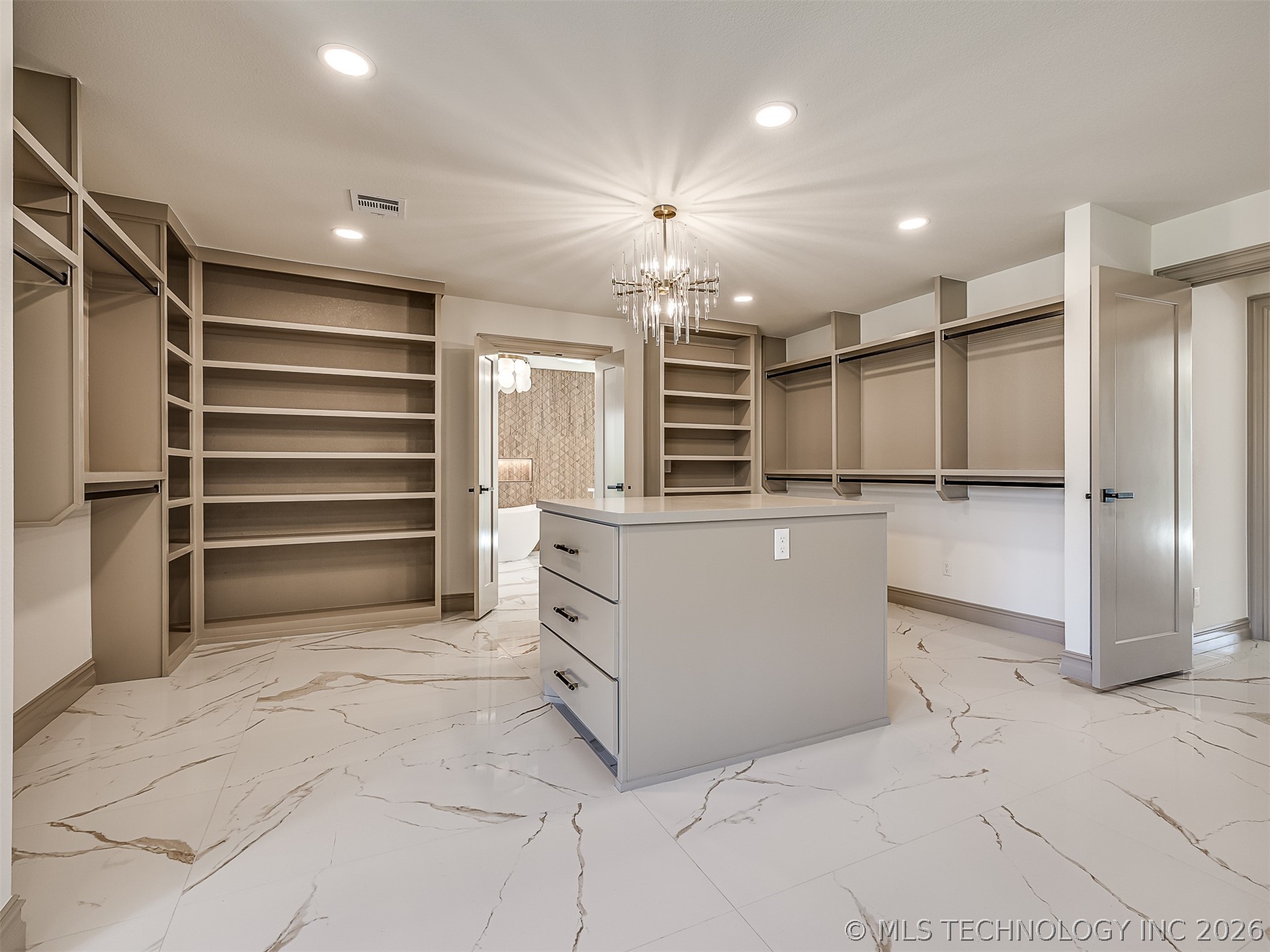 19019 Woodmere Street Owasso OK 74055