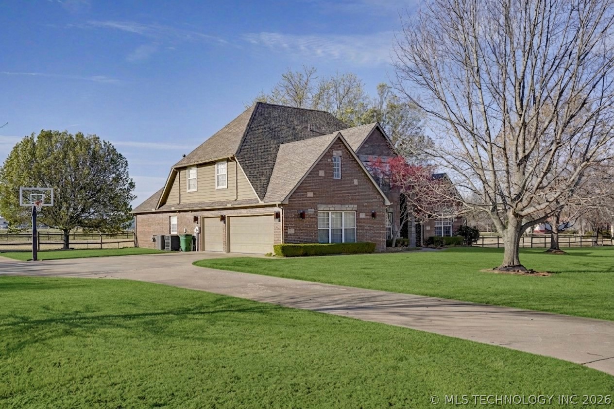 8320 S 257th East Avenue Broken Arrow OK 74014