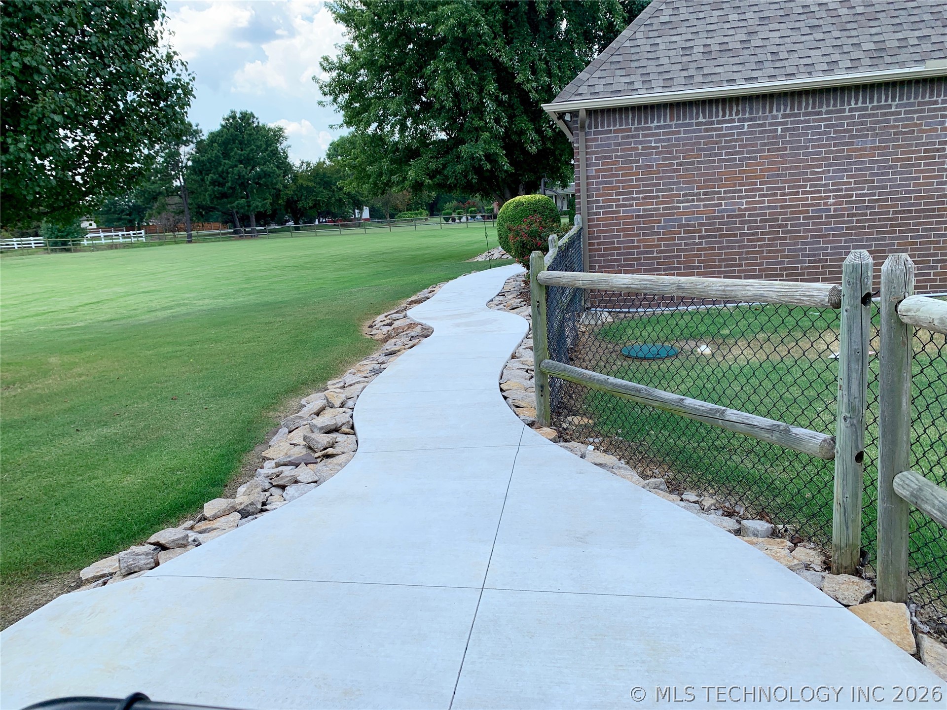 8320 S 257th East Avenue Broken Arrow OK 74014