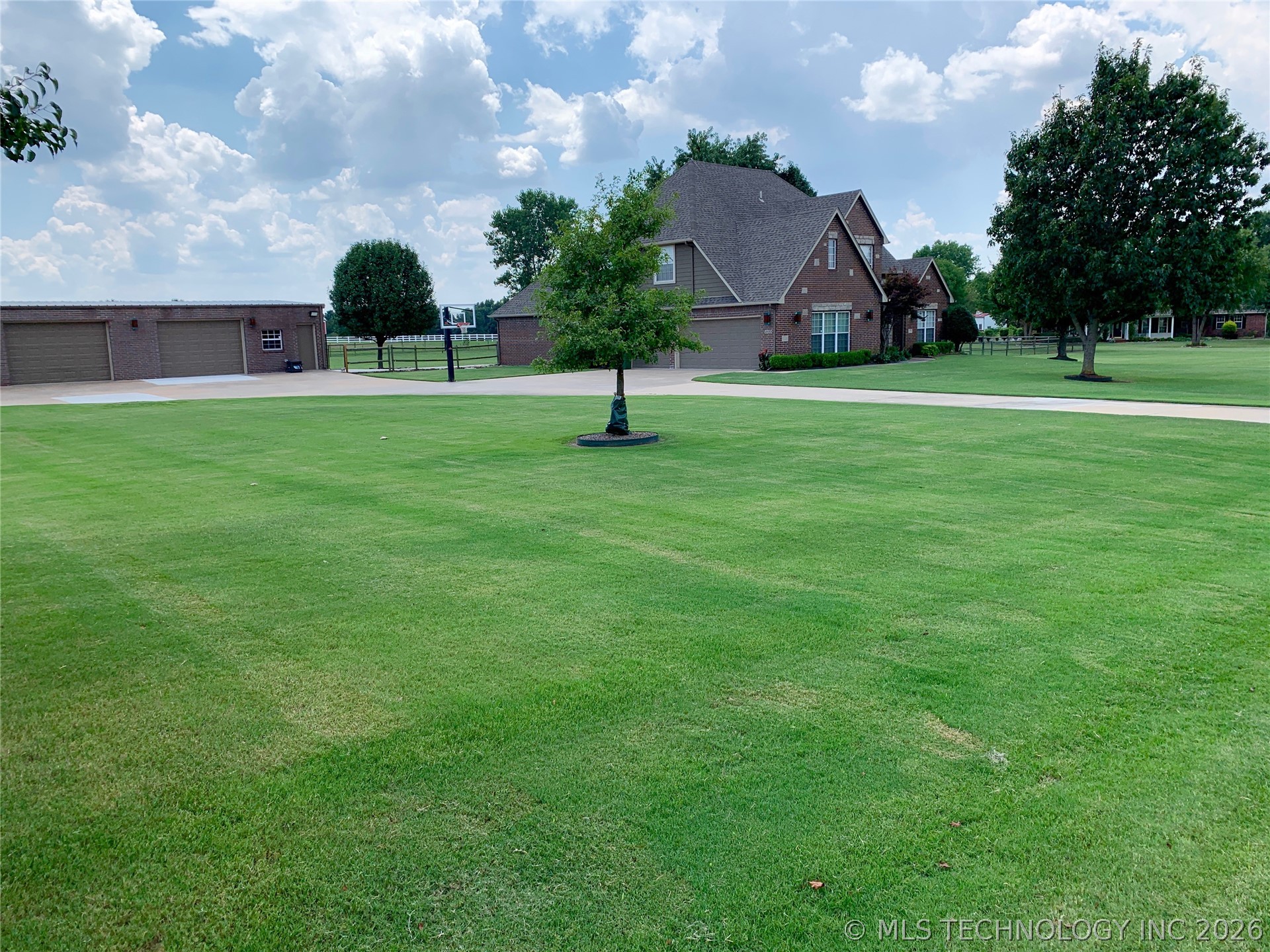 8320 S 257th East Avenue Broken Arrow OK 74014