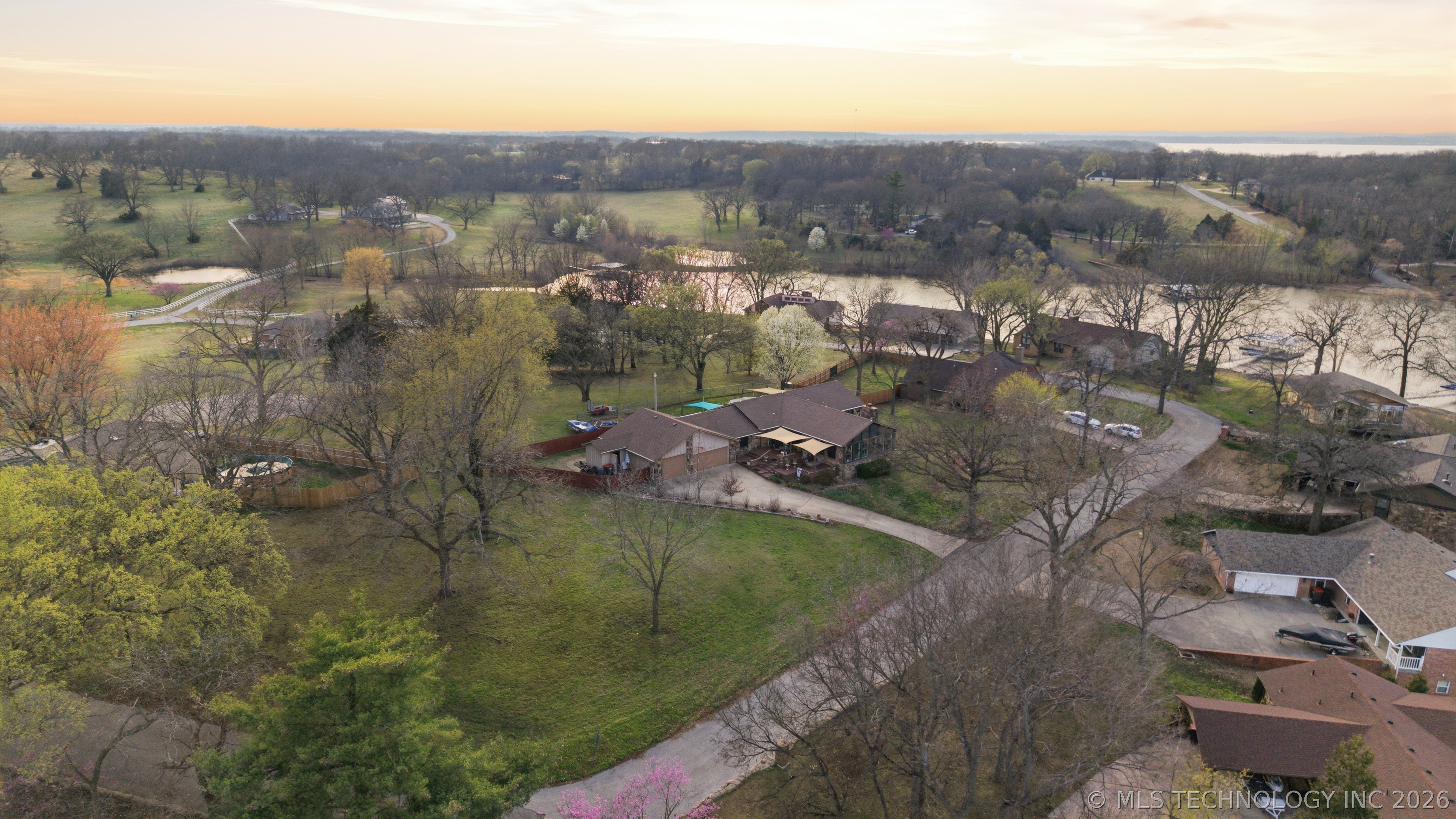1504 Carey Drive Grove OK 74344