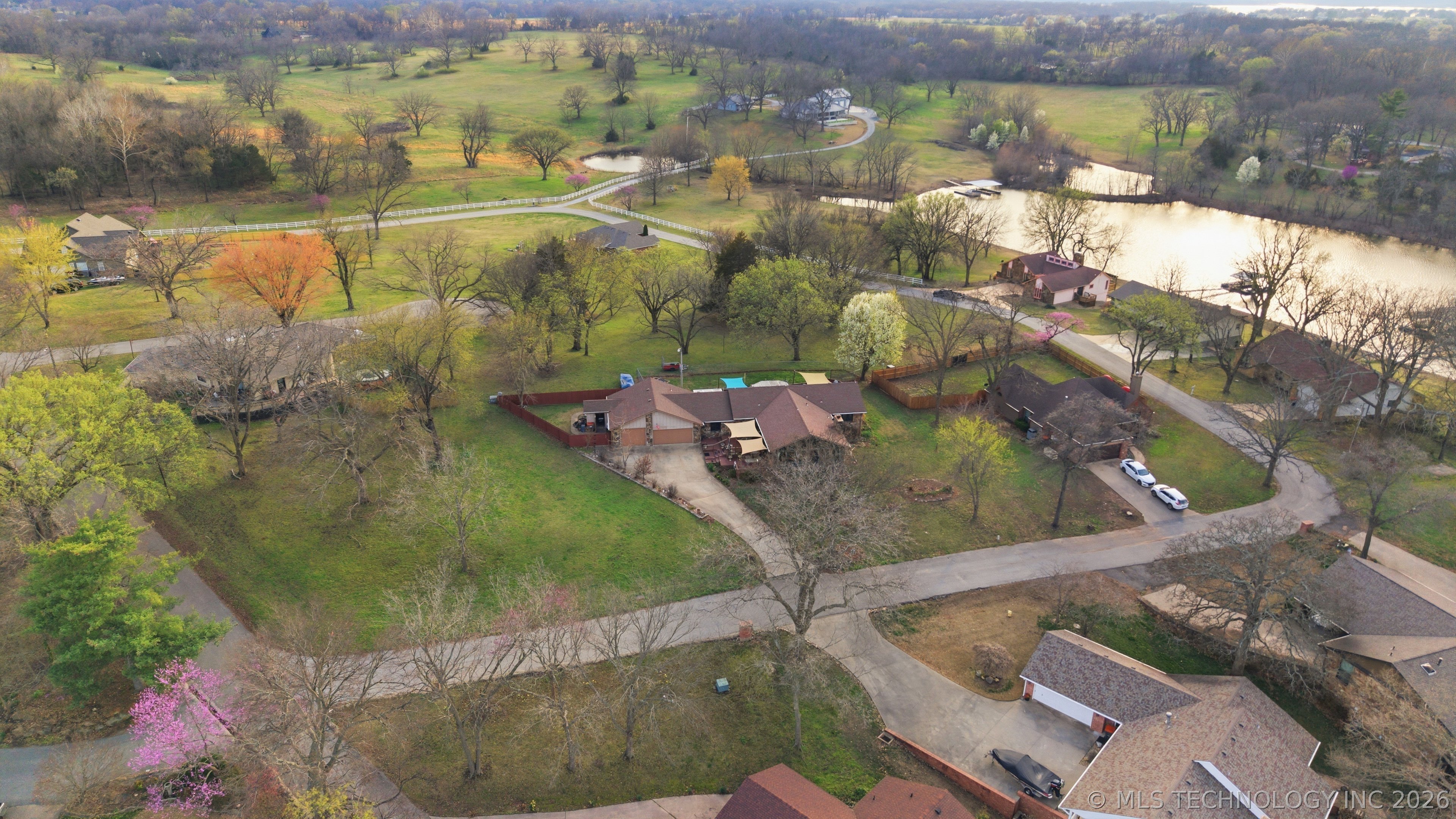 1504 Carey Drive Grove OK 74344