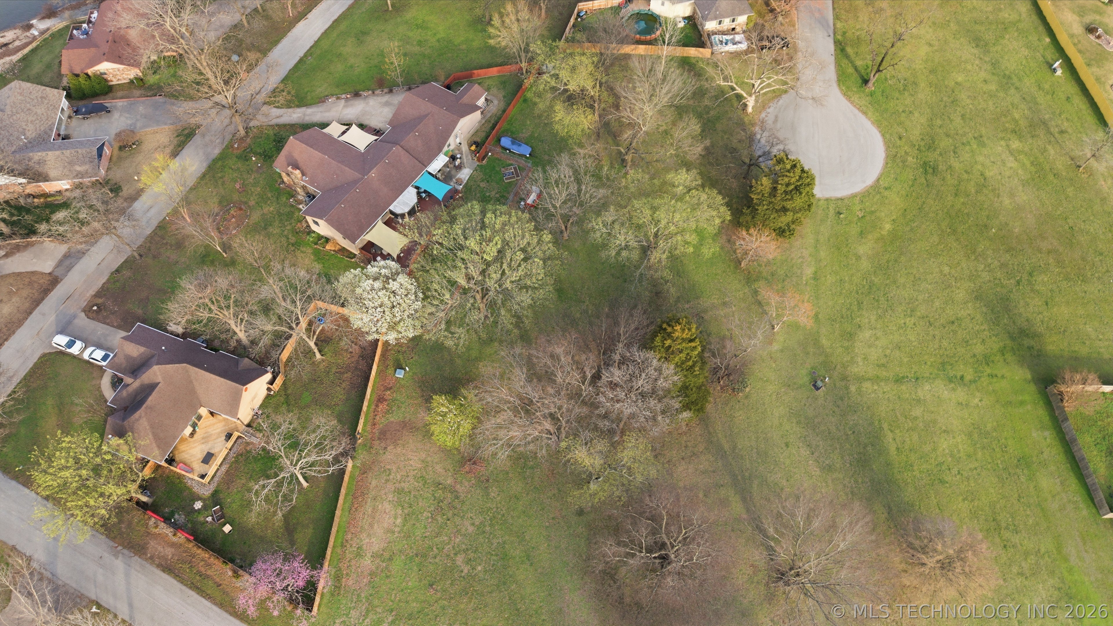 1504 Carey Drive Grove OK 74344