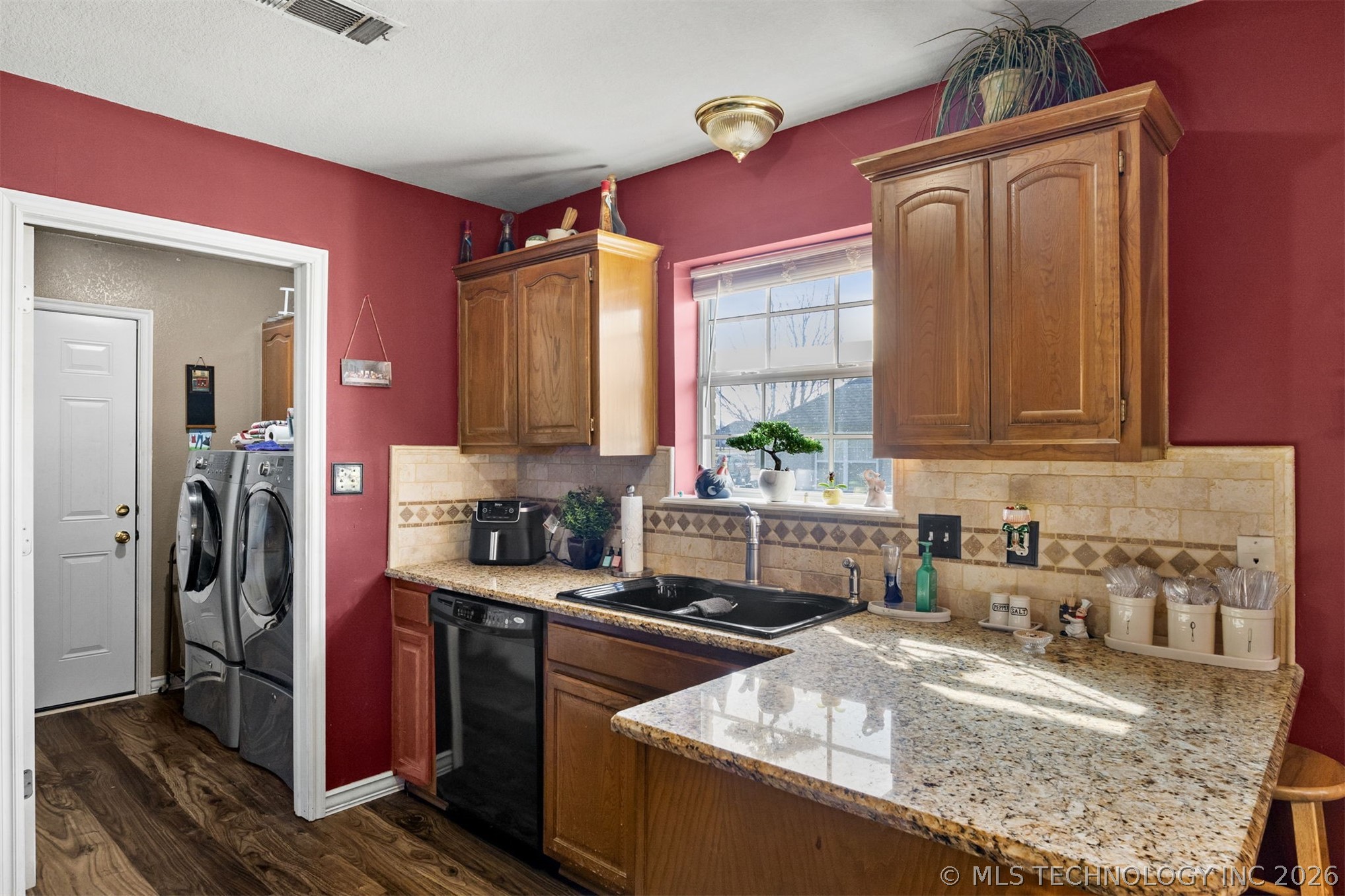 2114 S Javine Avenue Skiatook OK 74070