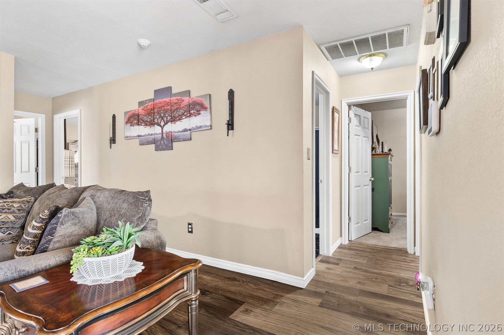 2114 S Javine Avenue Skiatook OK 74070