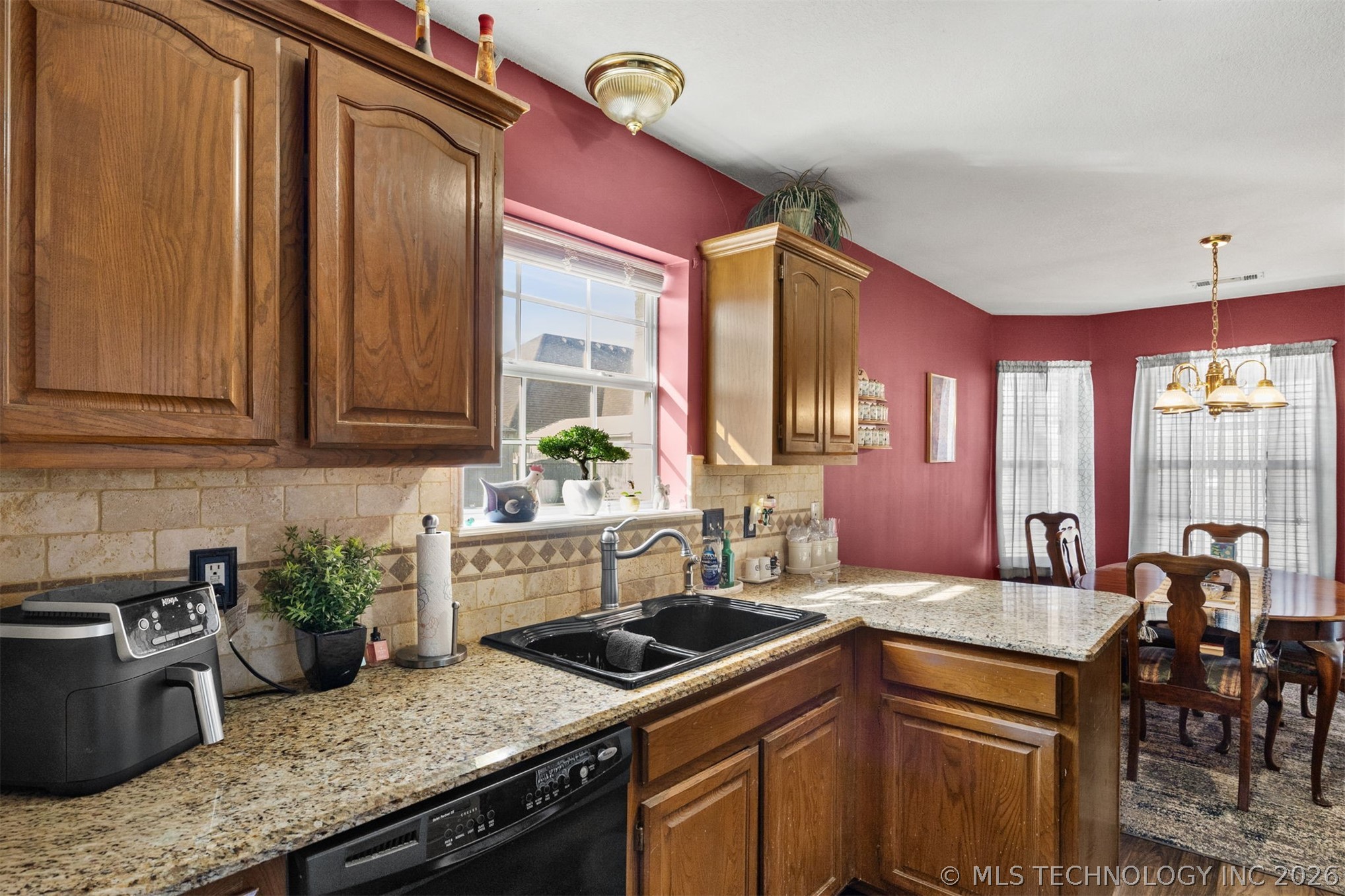 2114 S Javine Avenue Skiatook OK 74070