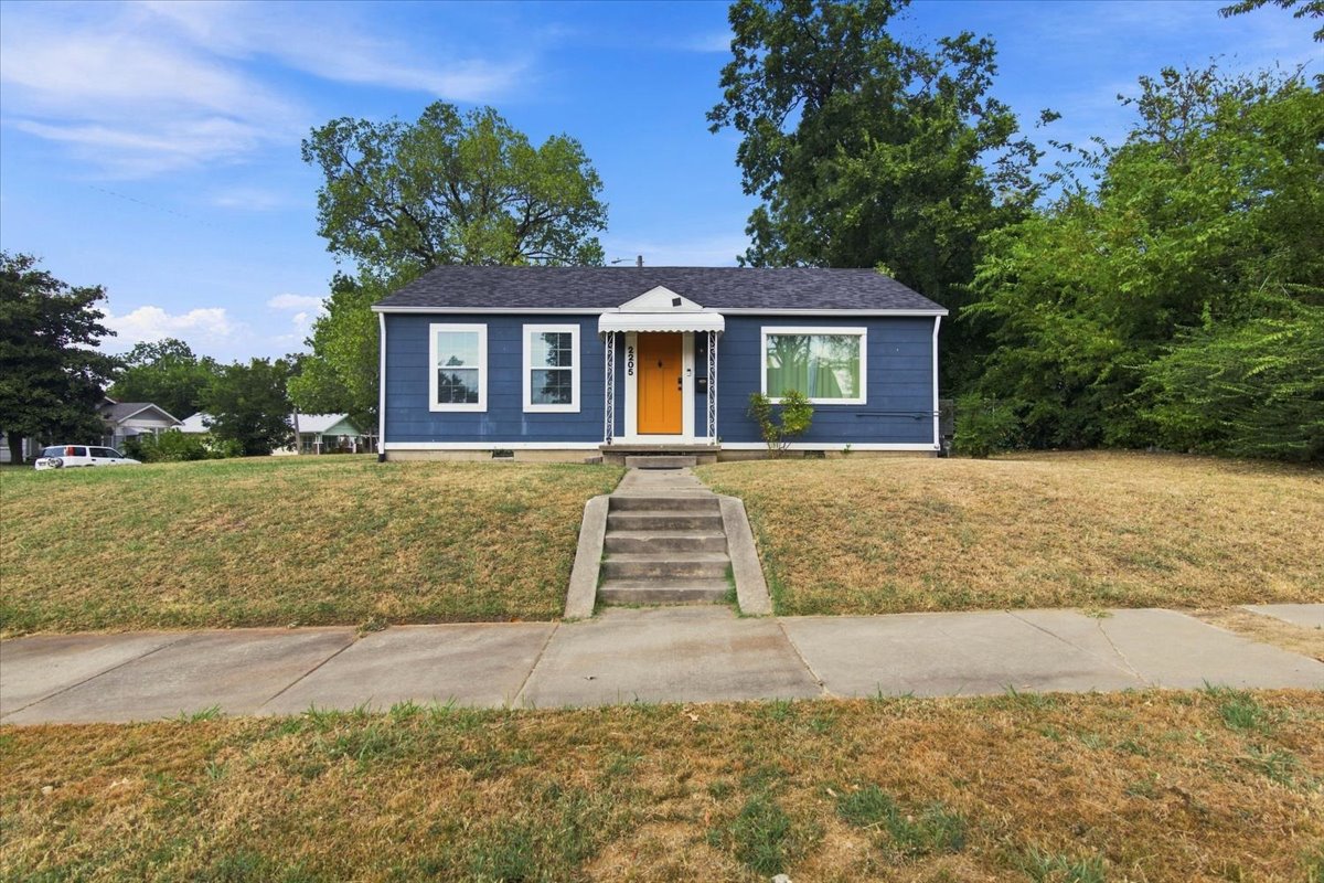2205 E 5th Place Tulsa OK 74104