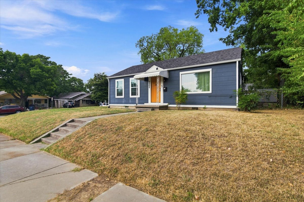 2205 E 5th Place Tulsa OK 74104