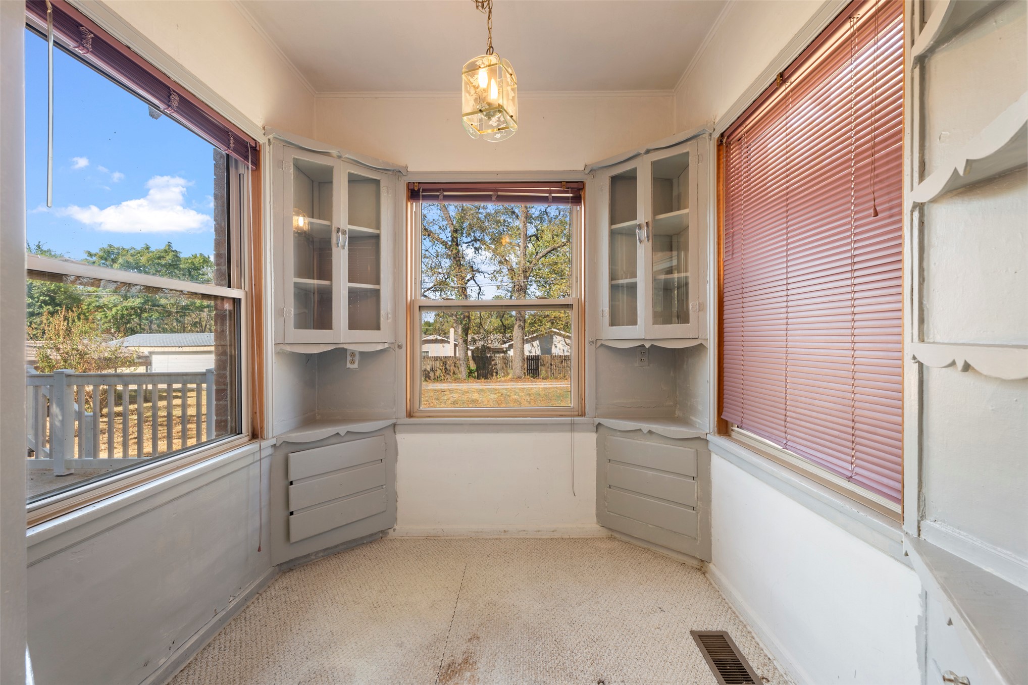 704 S Grand Grove OK 74344