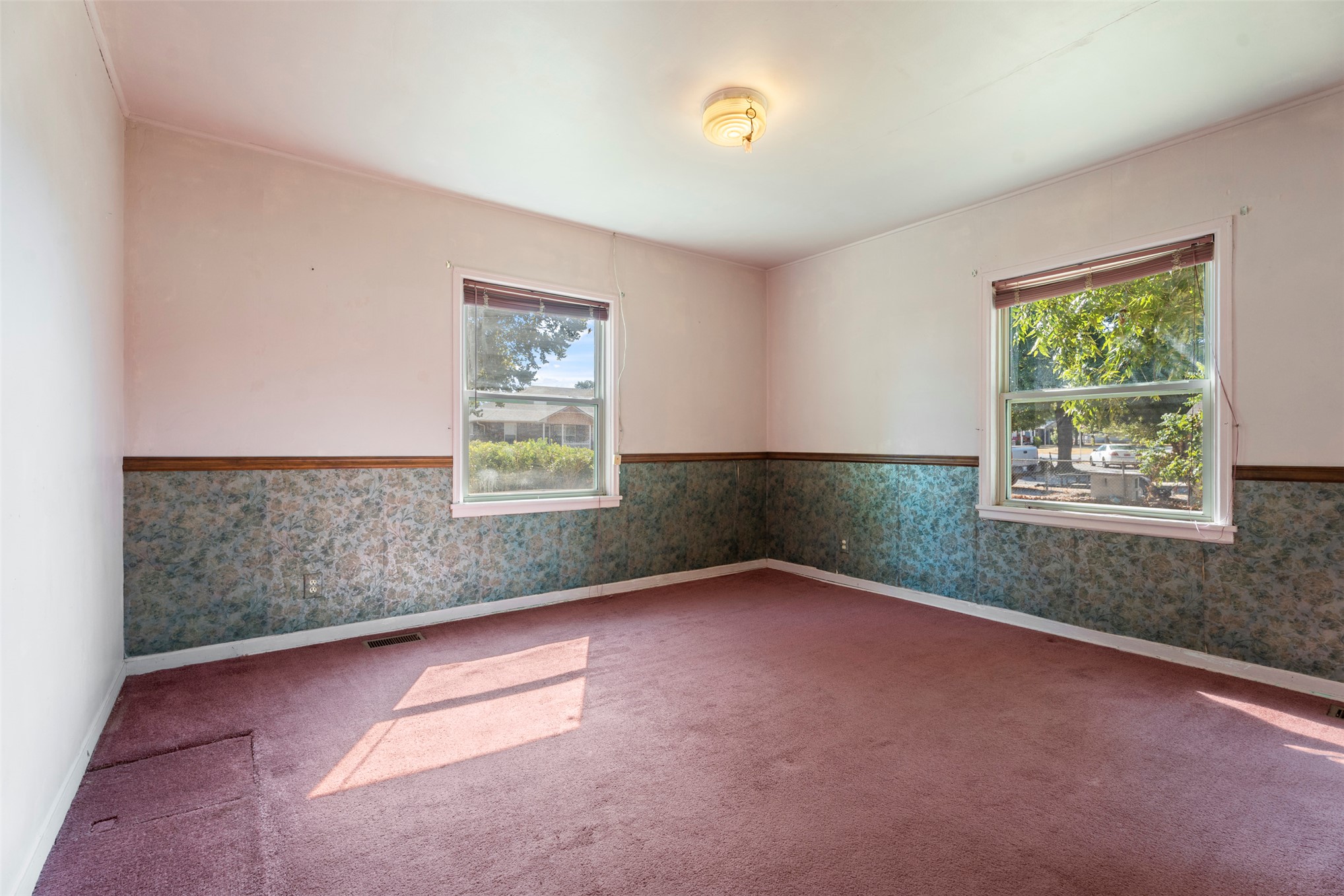 704 S Grand Grove OK 74344