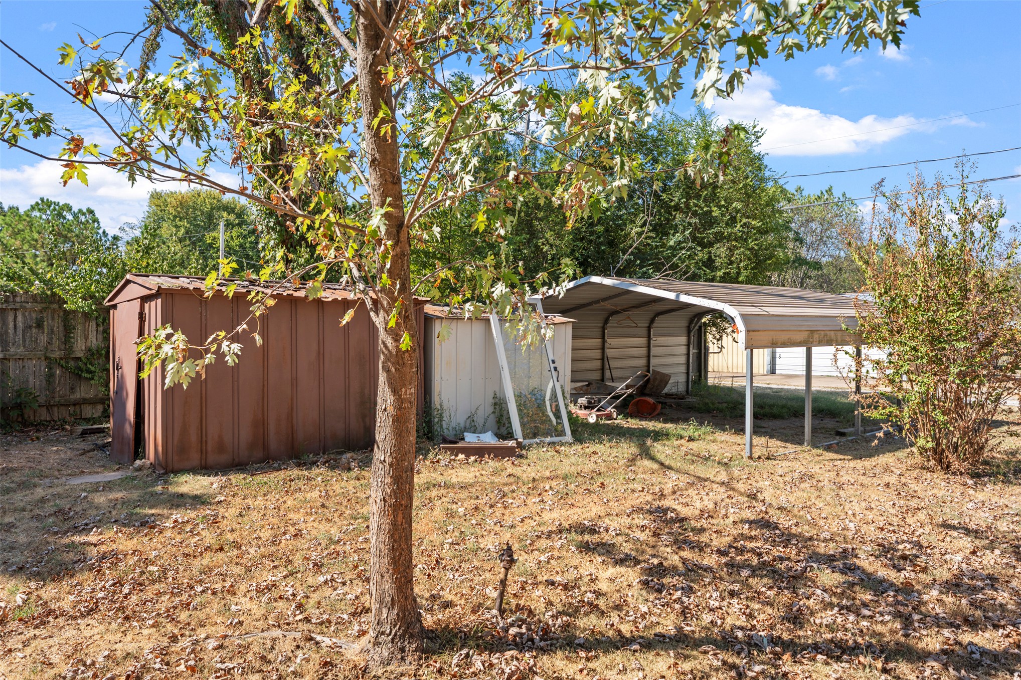 704 S Grand Grove OK 74344