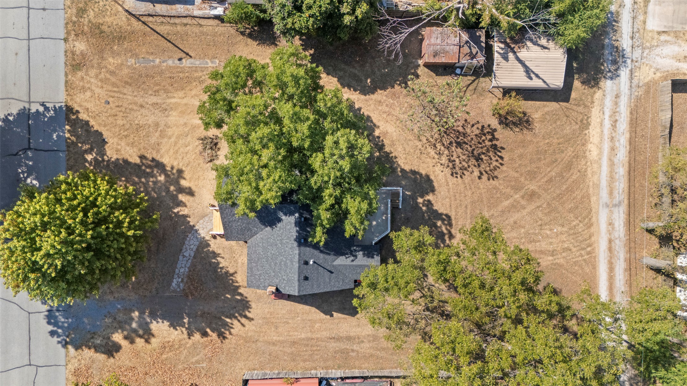 704 S Grand Grove OK 74344