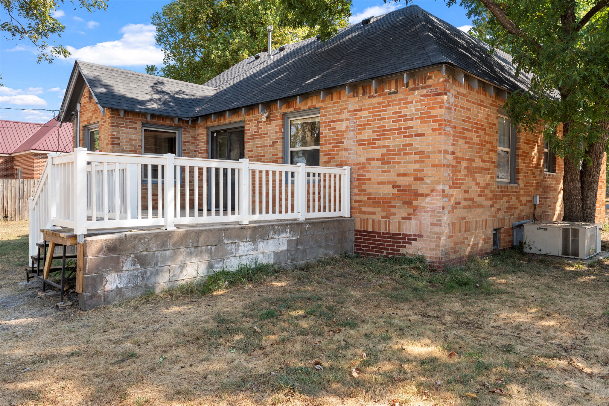 704 S Grand Grove OK 74344