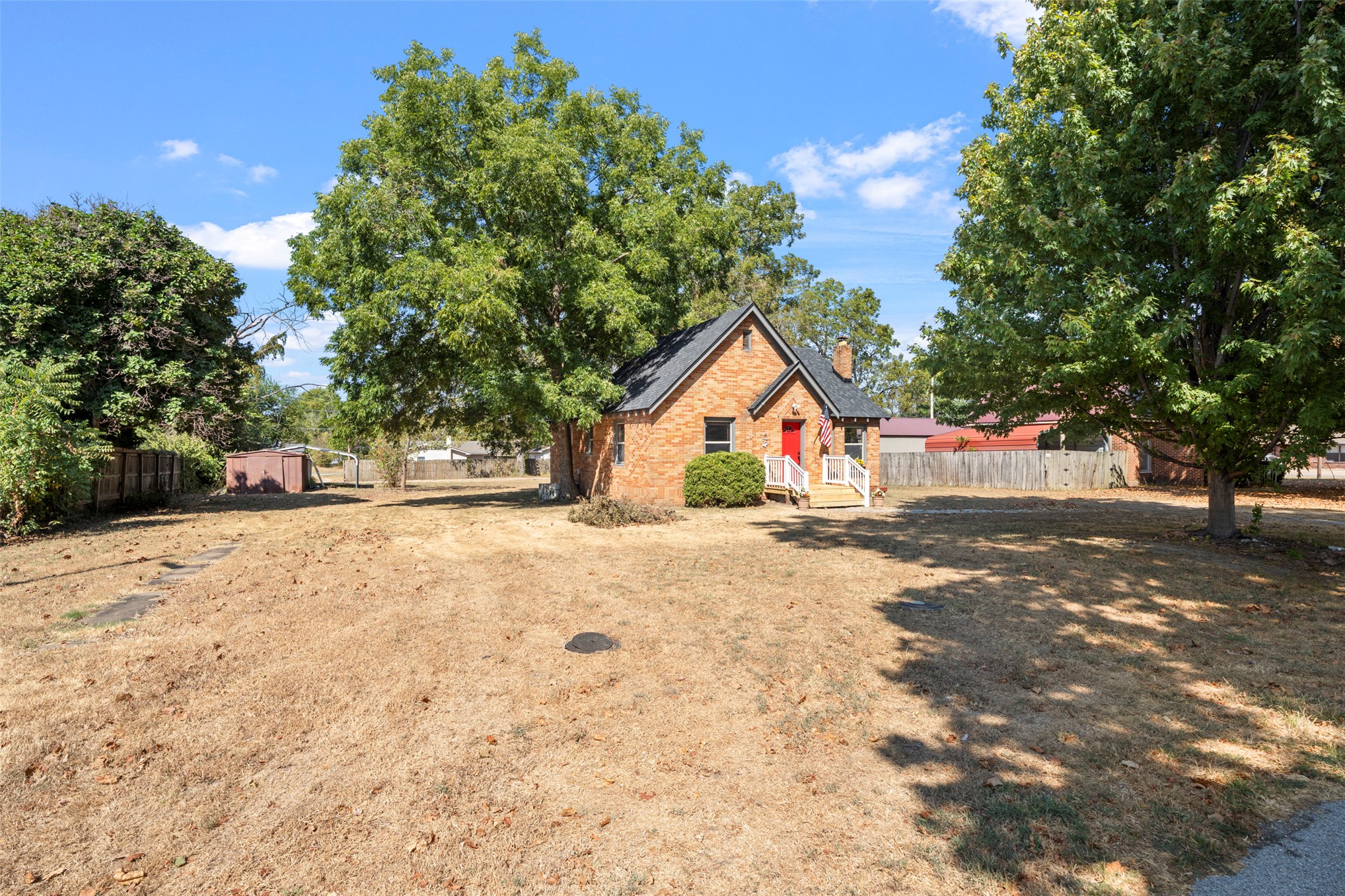 704 S Grand Grove OK 74344
