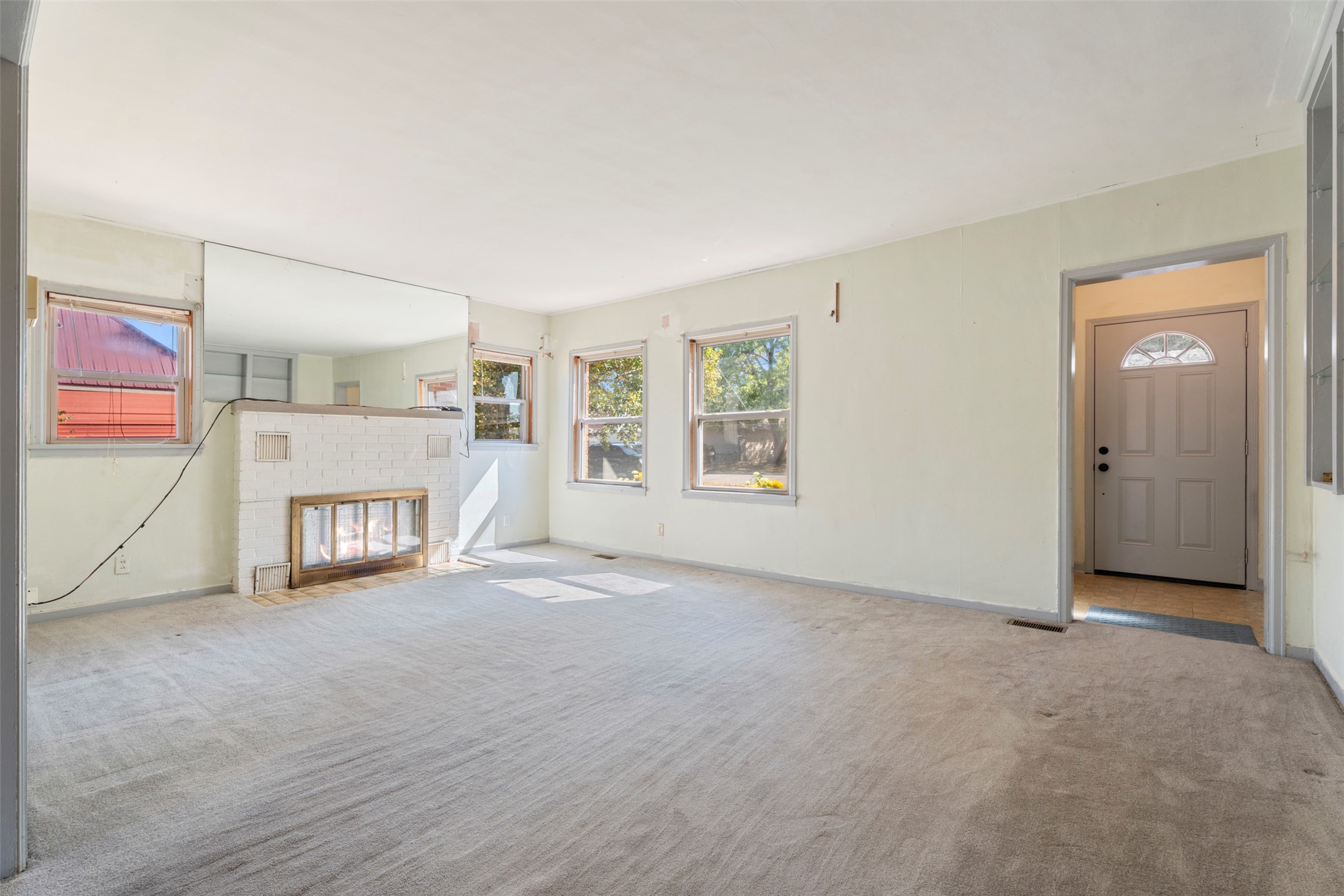 704 S Grand Grove OK 74344