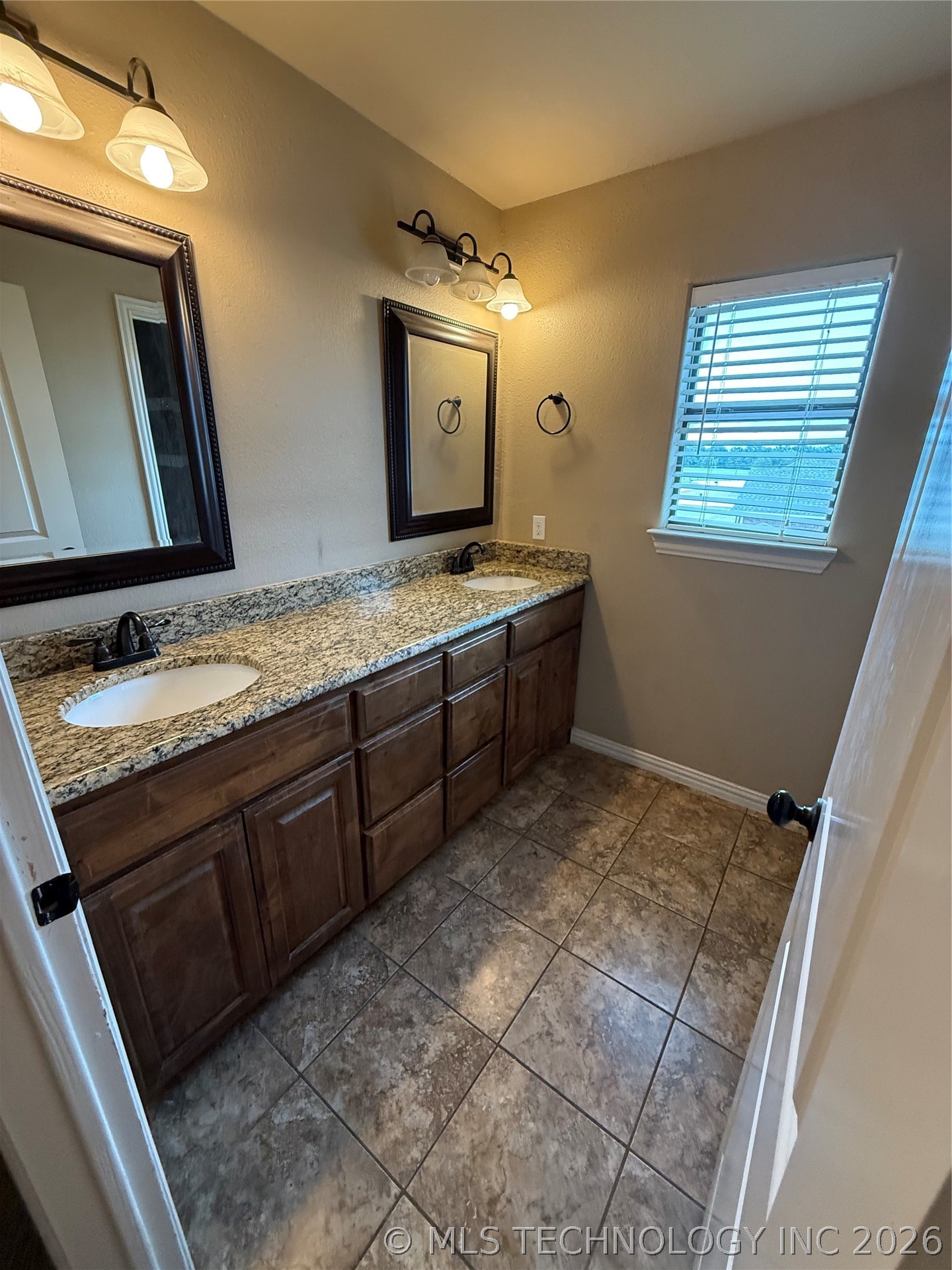 22 Covington Lone Grove OK 73401