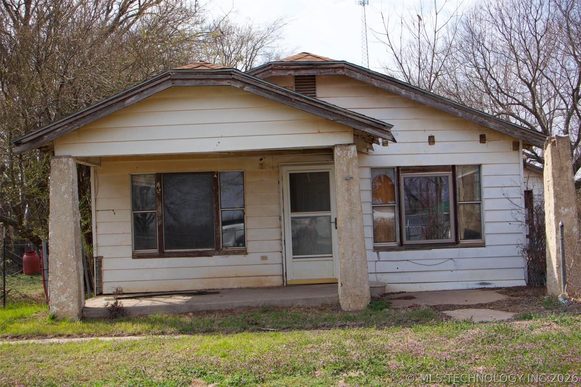 706 S Layton Earlsboro OK 74840