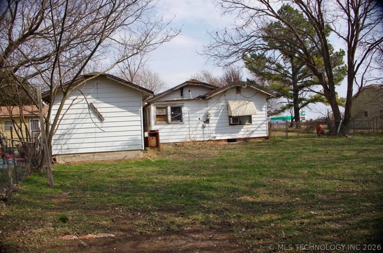 706 S Layton Earlsboro OK 74840