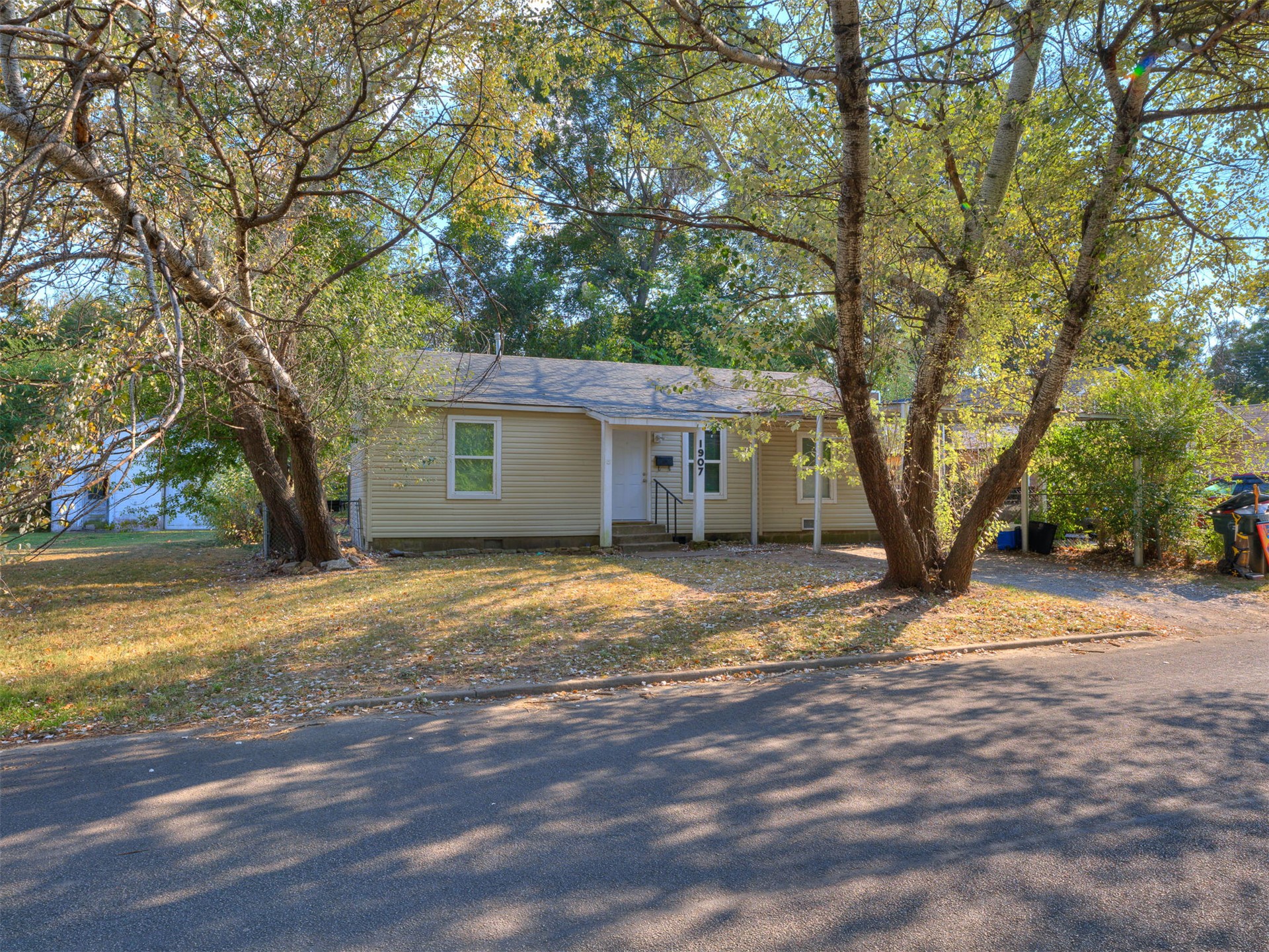 1907 Monta Avenue Muskogee OK 74403