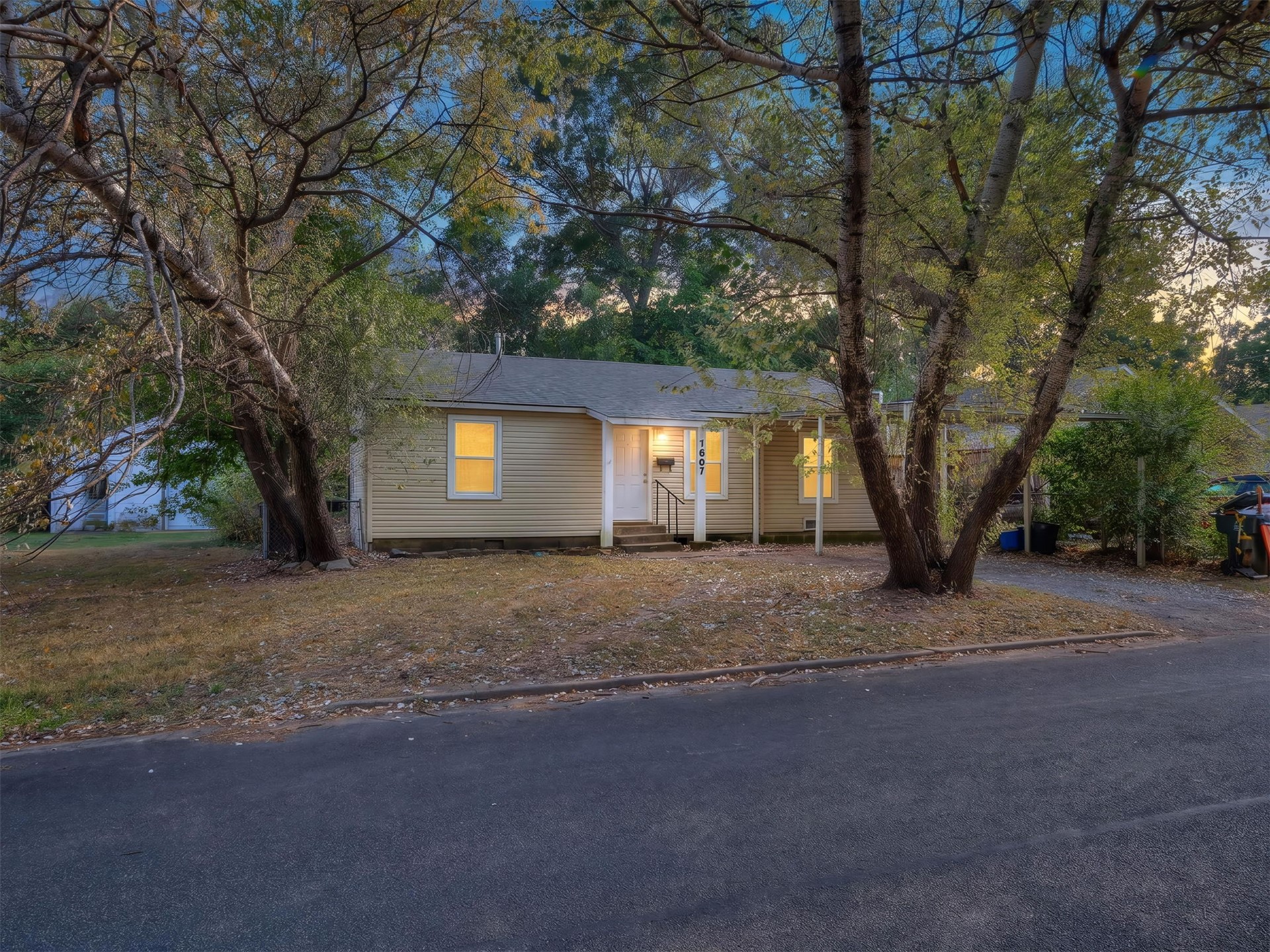 1907 Monta Avenue Muskogee OK 74403