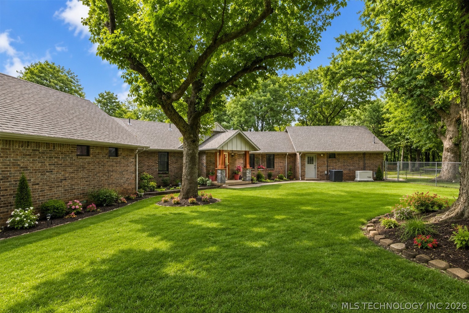 1701 N Hopi Street Chouteau OK 74337