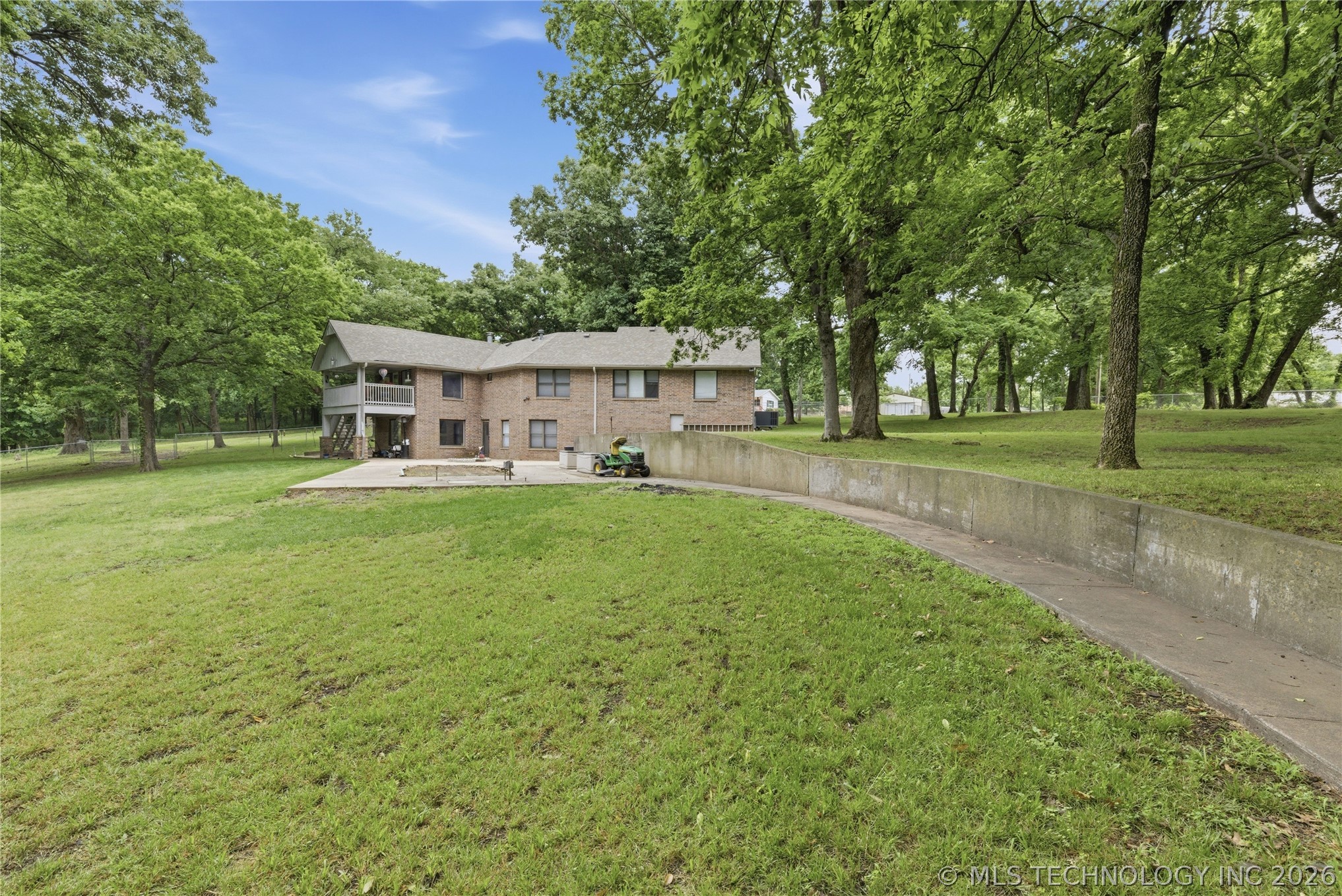 1701 N Hopi Street Chouteau OK 74337