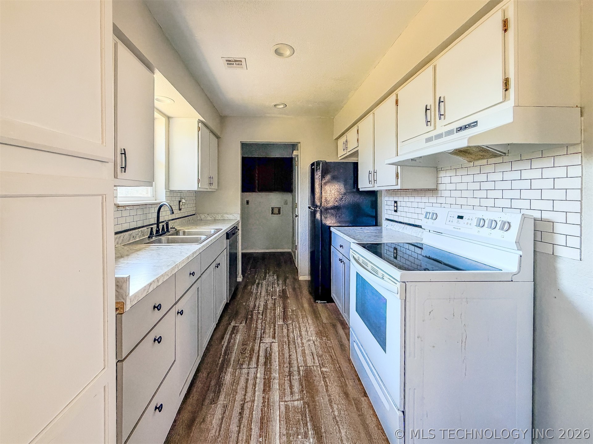 15721 W Clyde Maher Tahlequah OK 74464