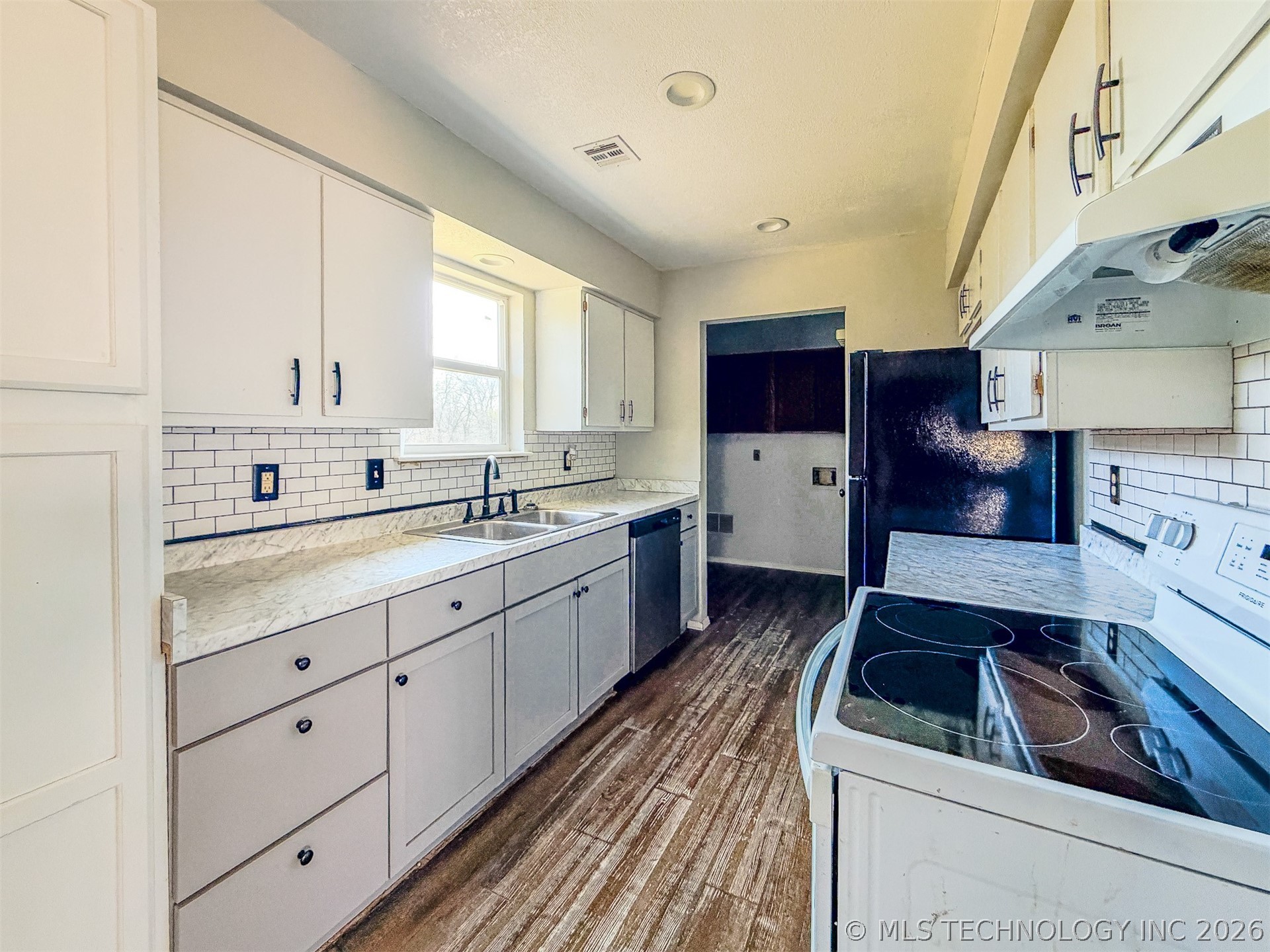 15721 W Clyde Maher Tahlequah OK 74464