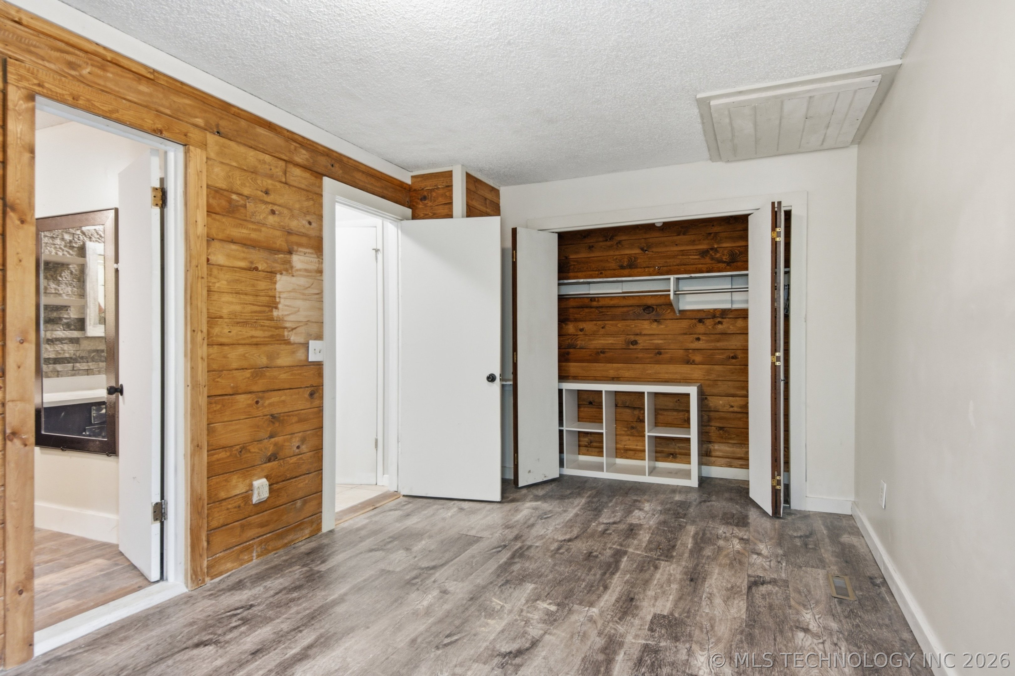 1547 E 565 Road Locust Grove OK 74352