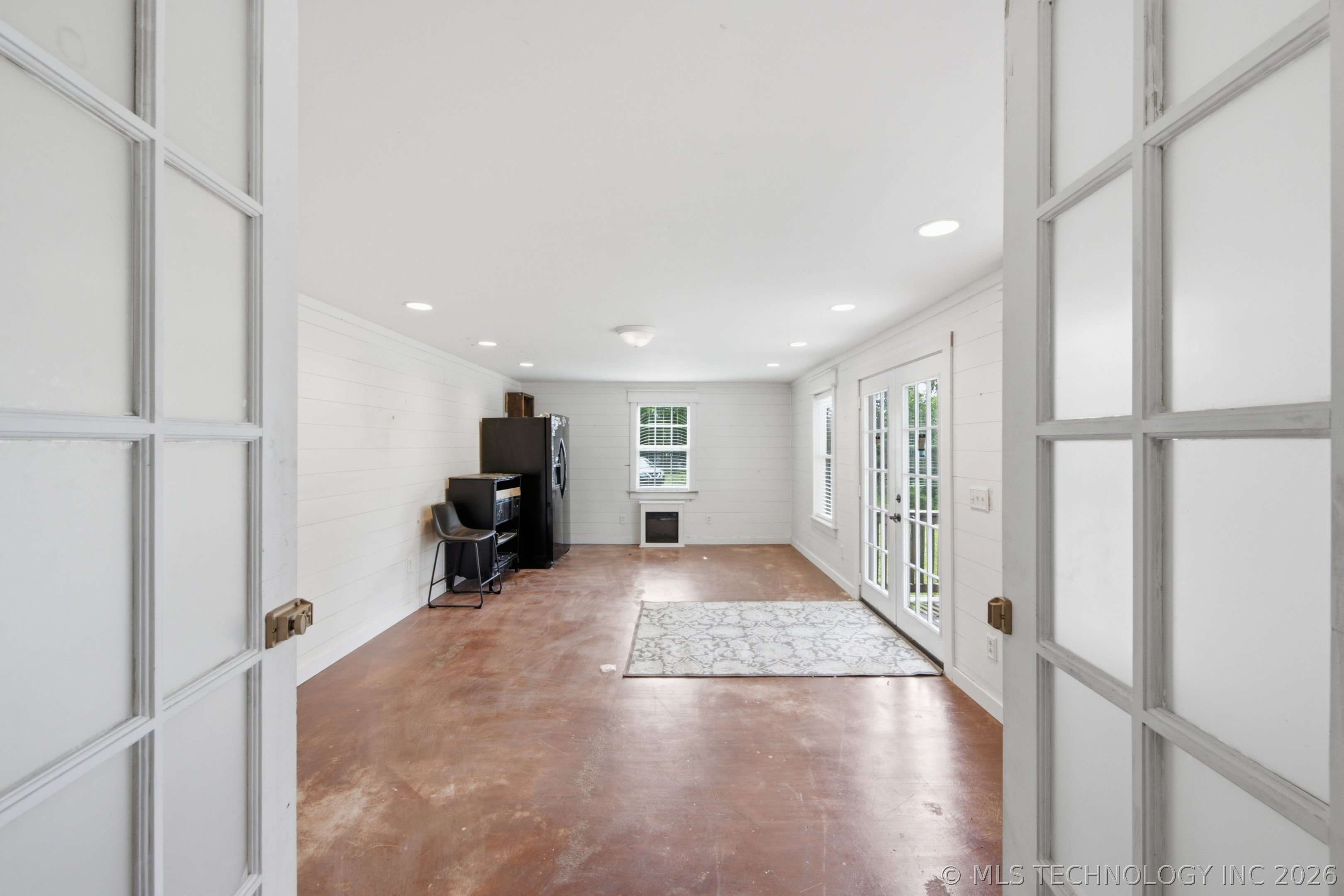 1547 E 565 Road Locust Grove OK 74352