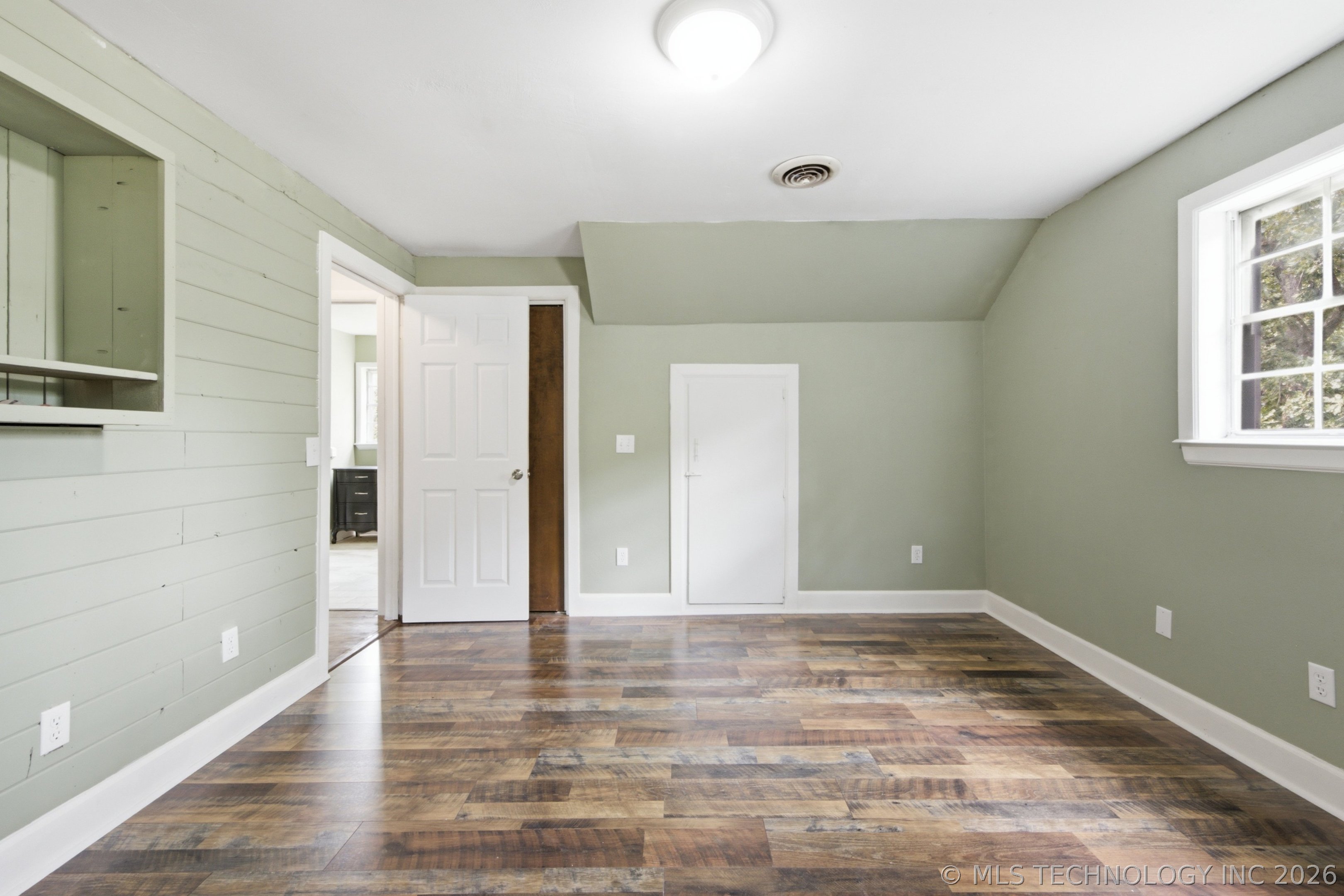 1547 E 565 Road Locust Grove OK 74352