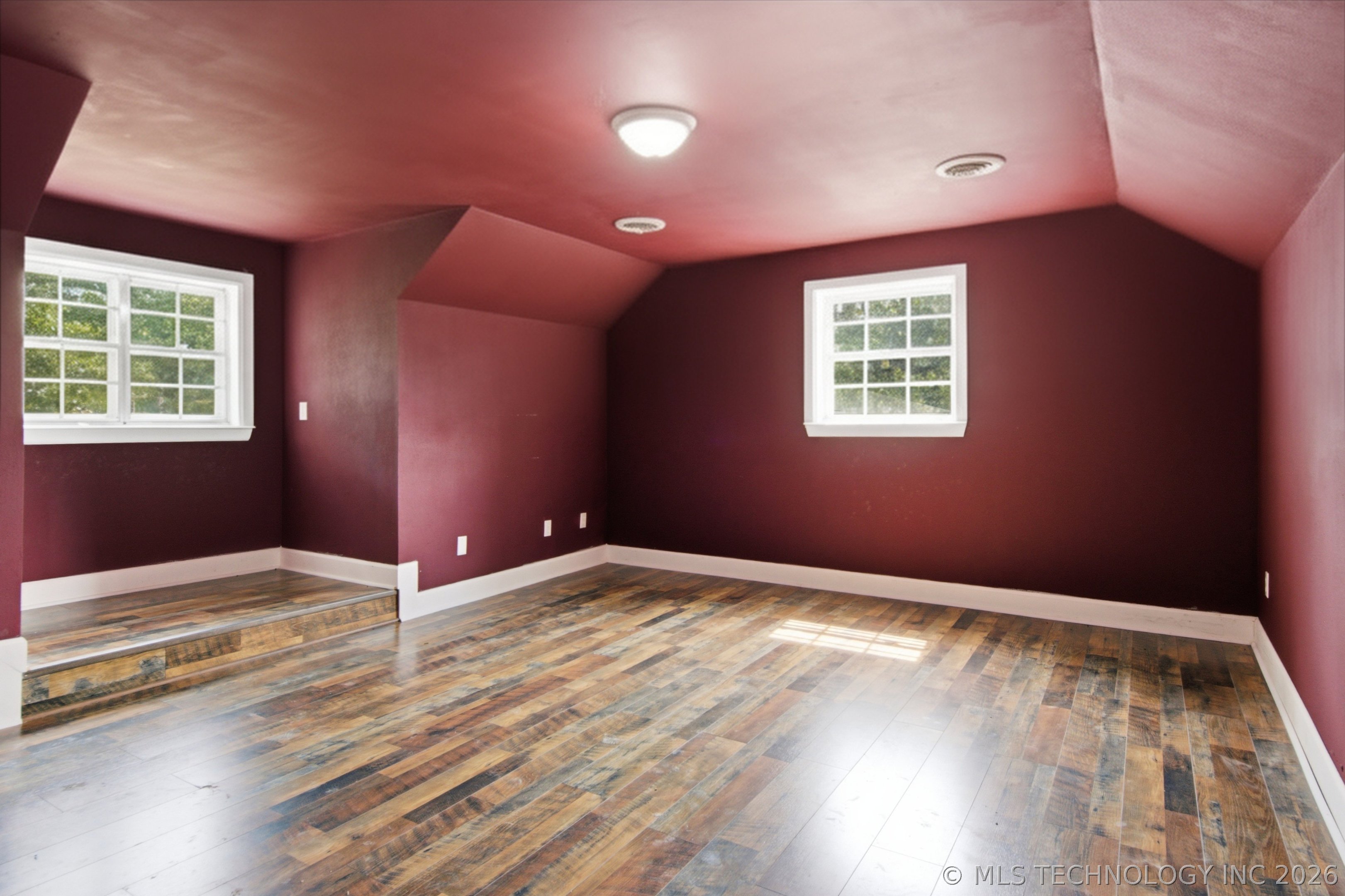 1547 E 565 Road Locust Grove OK 74352