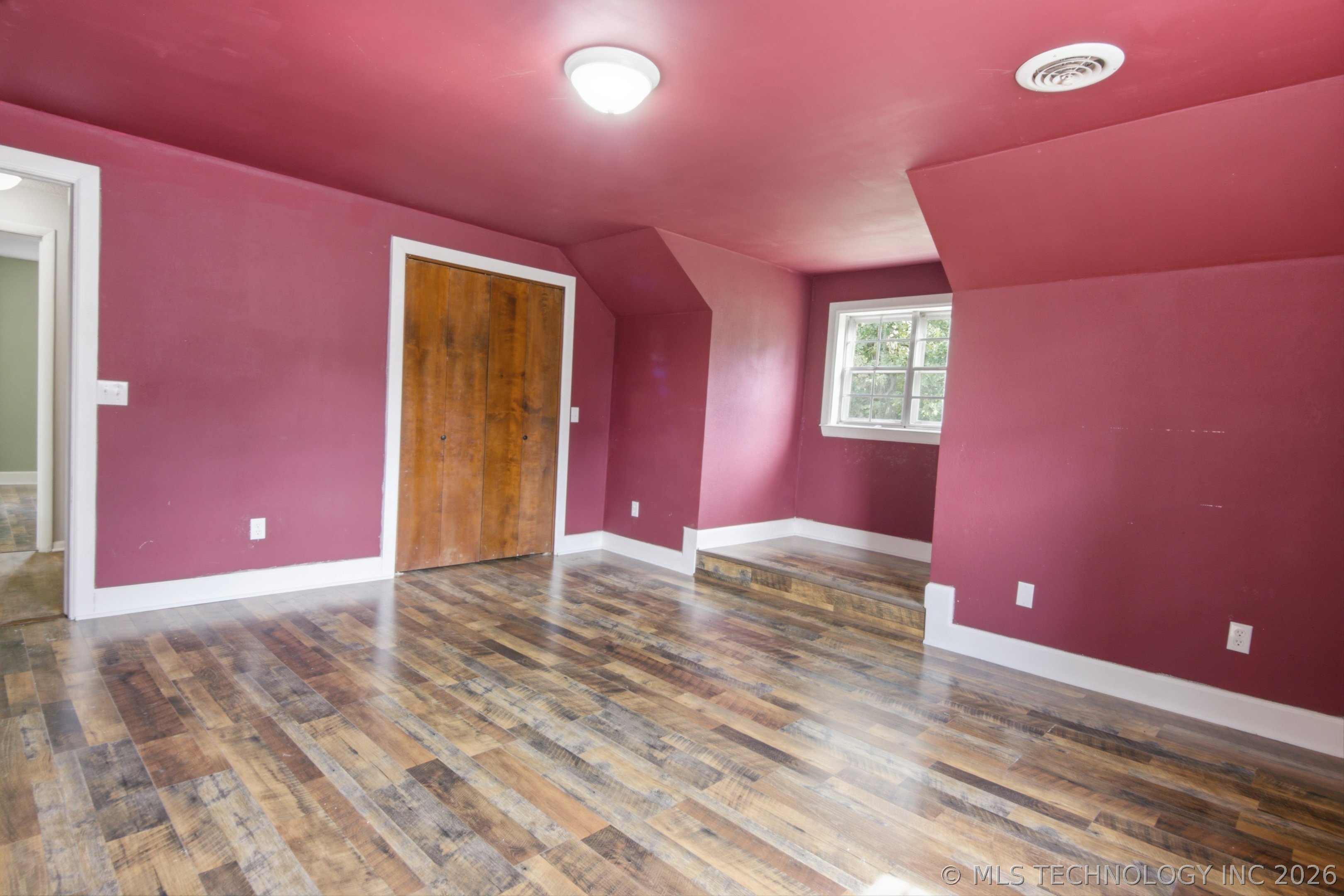 1547 E 565 Road Locust Grove OK 74352