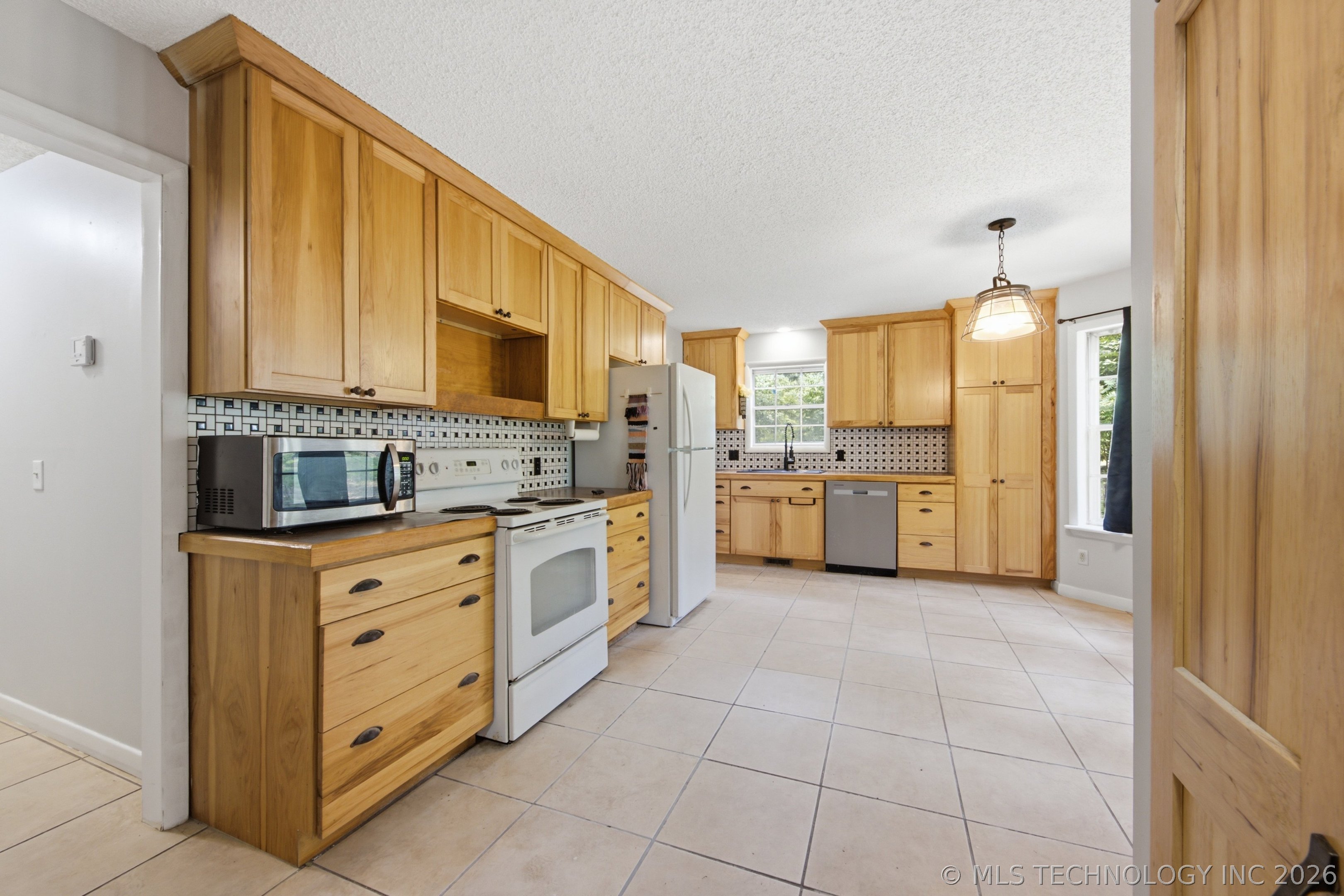 1547 E 565 Road Locust Grove OK 74352