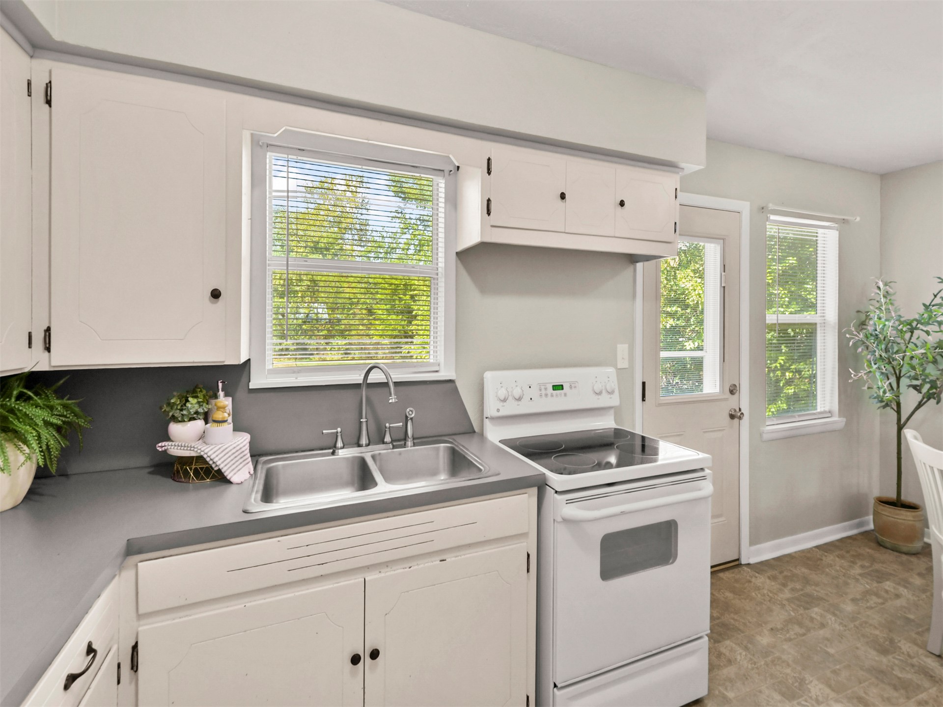 71 Meadow Street Lone Grove OK 73443